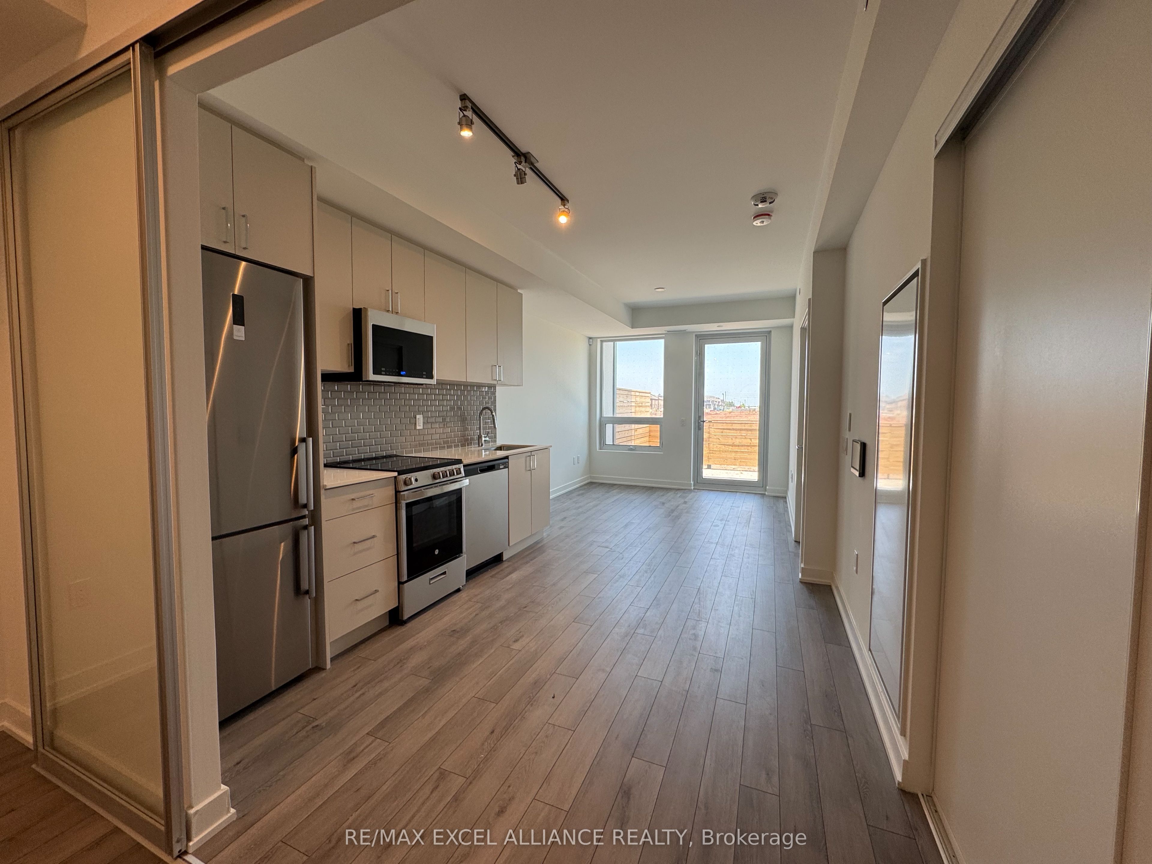 1005 Dundas Street E 130, Oakville, ON L6H 8C7 photo 5