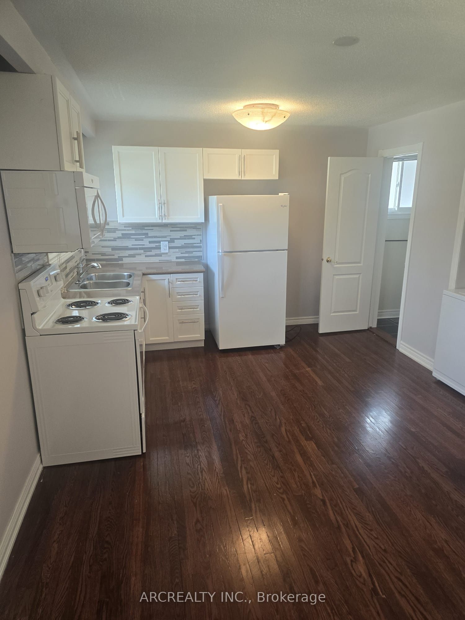 1178 Kipling Avenue Basement, Toronto, ON M9B 3M6 photo 4