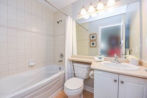 3504 Hurontario Street 609, Mississauga, ON L5B 0B9 photo 5