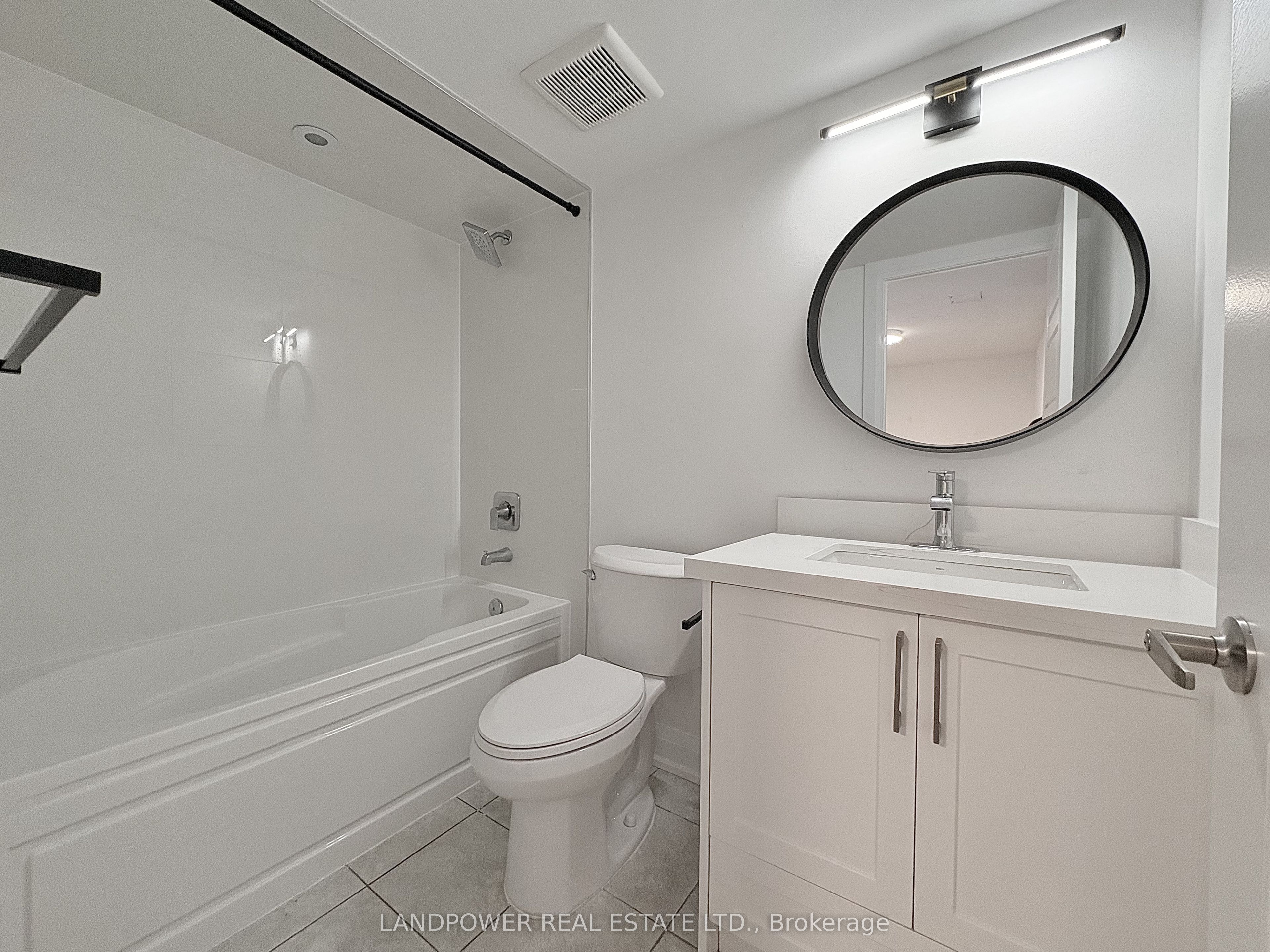 175 William Duncan Road 5, Toronto, ON M3K 0B8