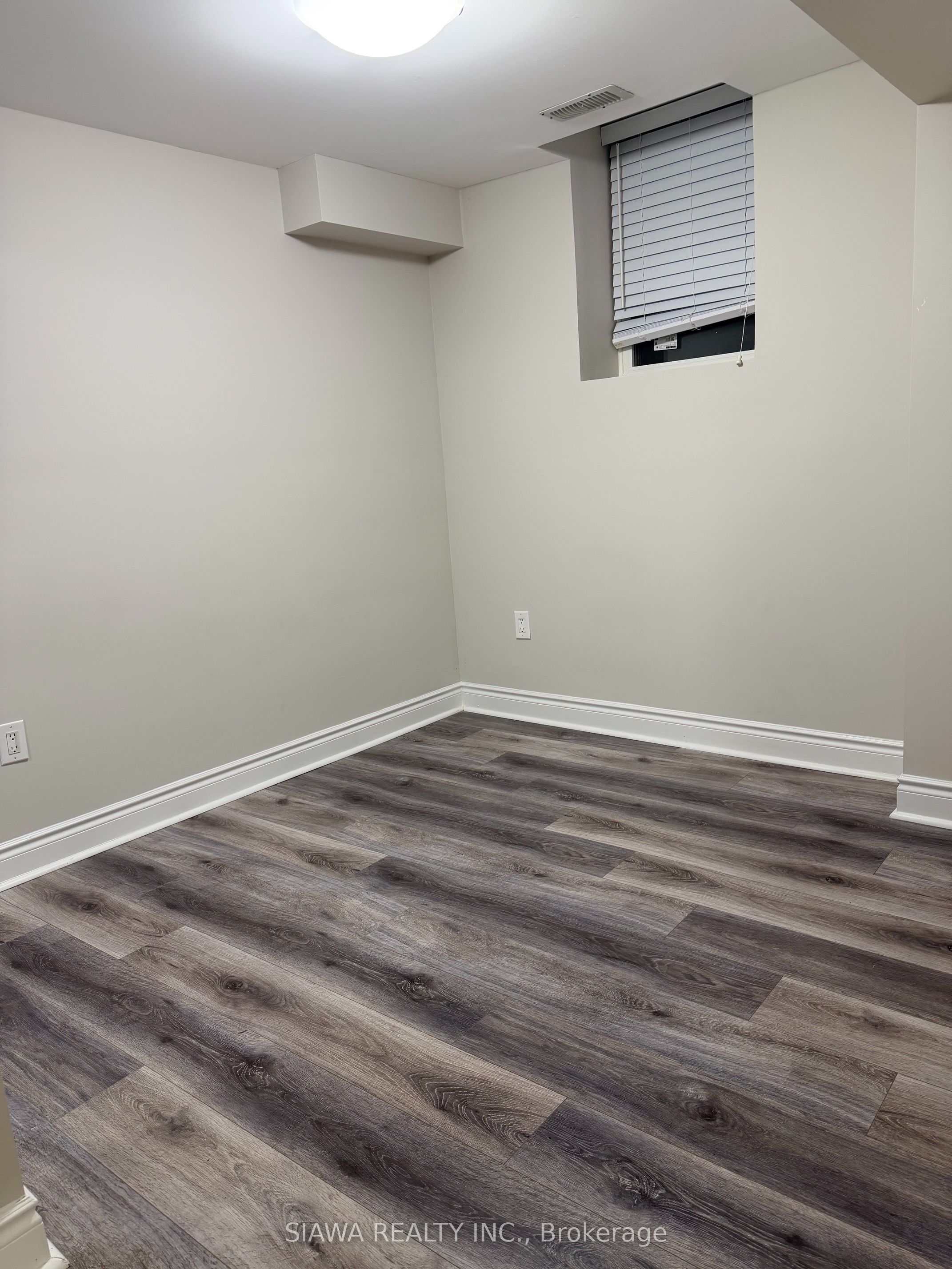 5703 Whitehorn Avenue, Mississauga, ON L5V 2A9 photo 5