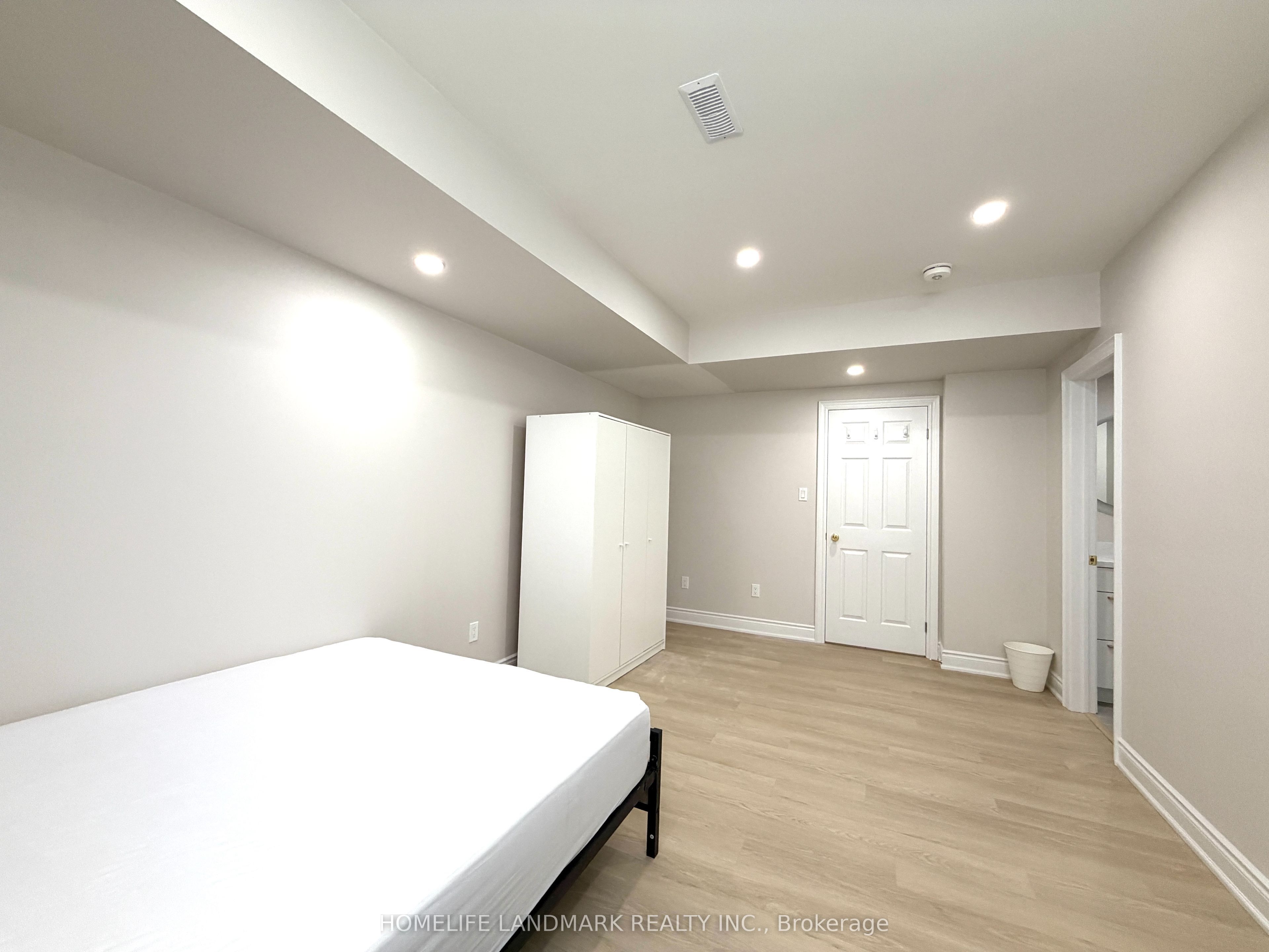 3380 Tudor Gate, Mississauga, ON L5L 3C7 photo 5