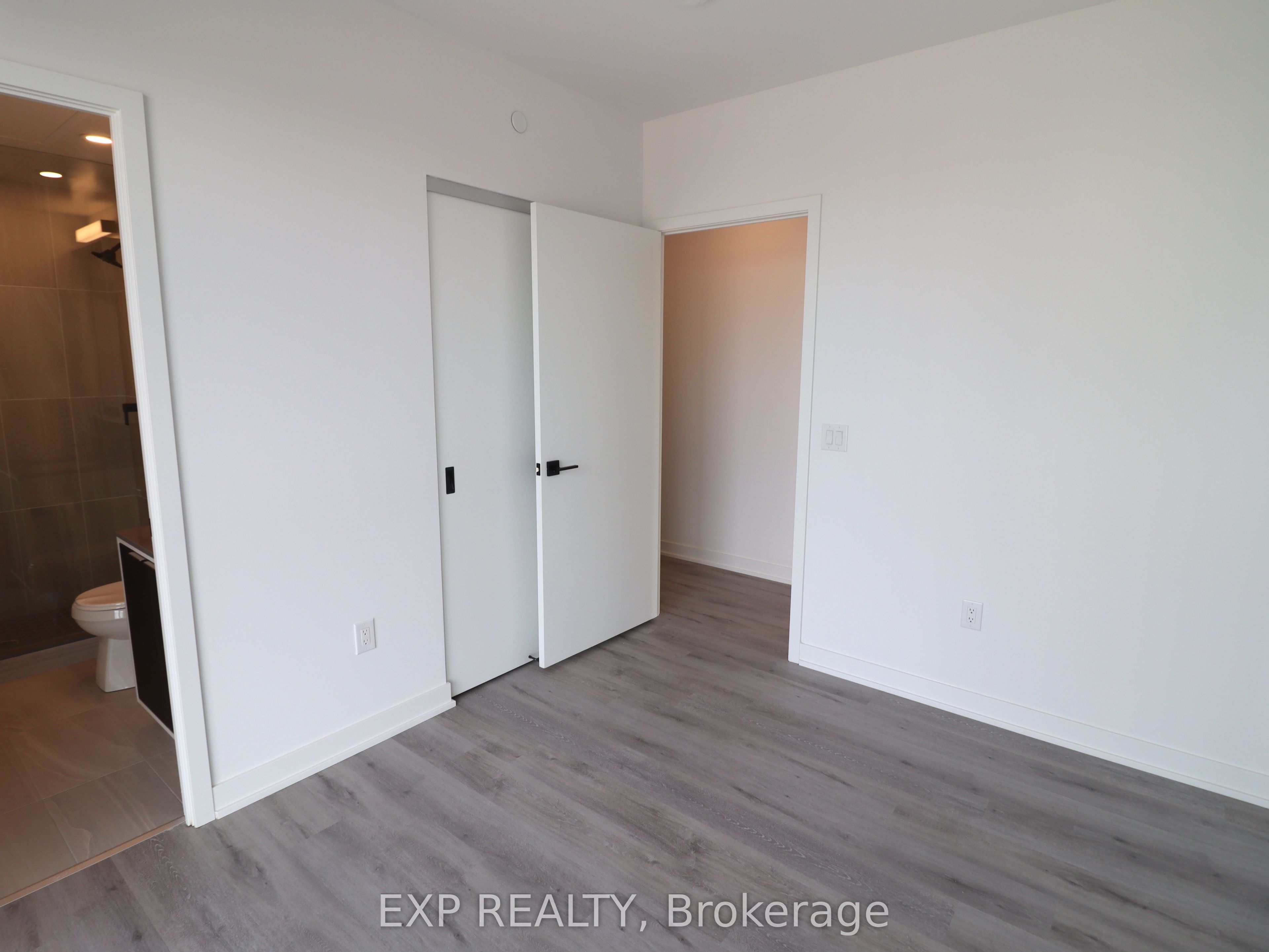 36 Zorra Street 1203, Toronto, ON M8Z 0G5 photo 3