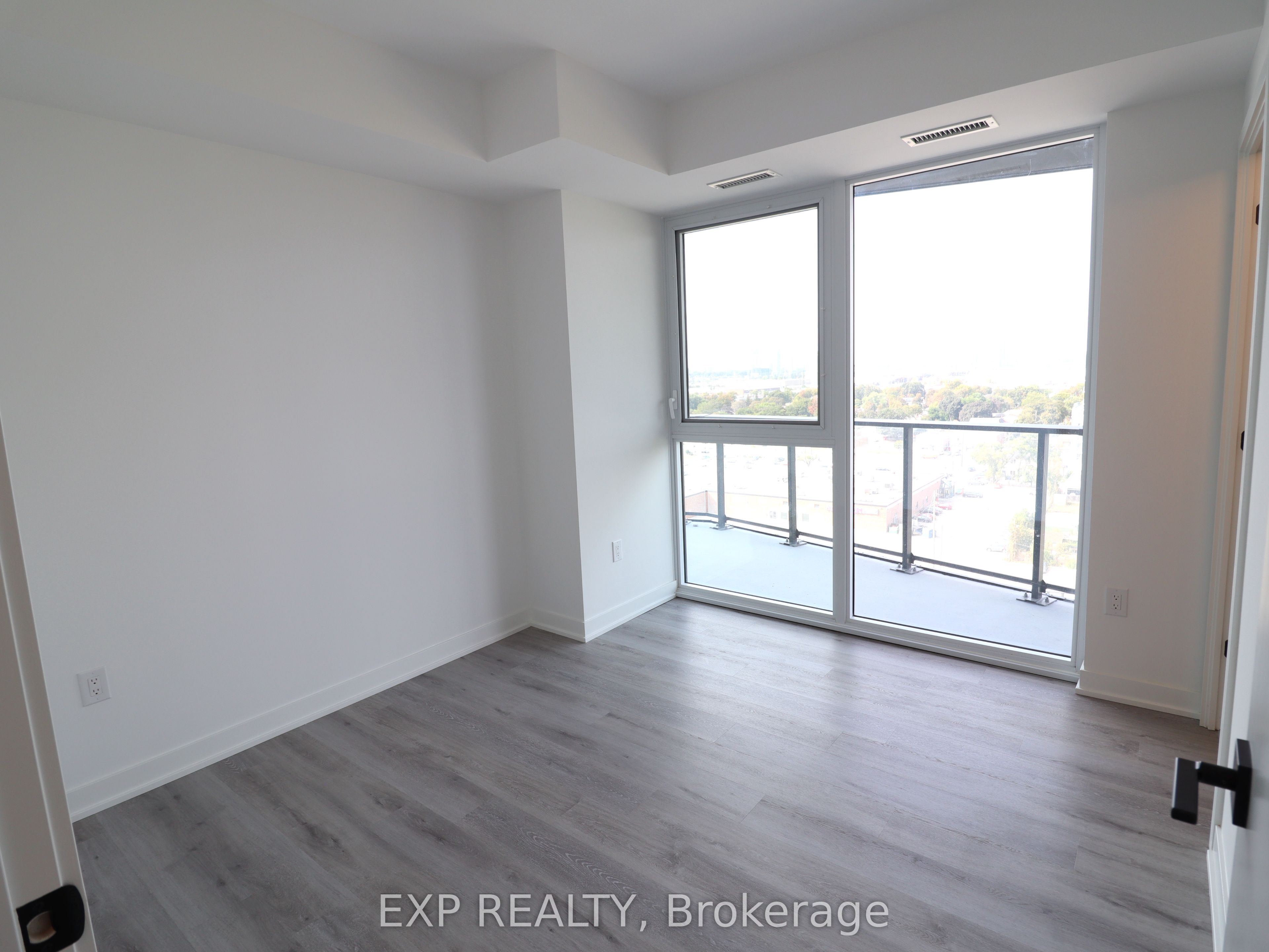 36 Zorra Street 1203, Toronto, ON M8Z 0G5 photo 4