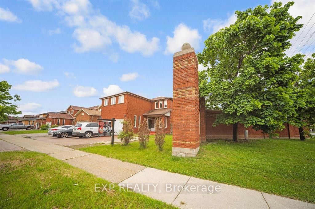 692 Huntington Ridge Drive, Mississauga, ON L5R 1Z5 photo 3