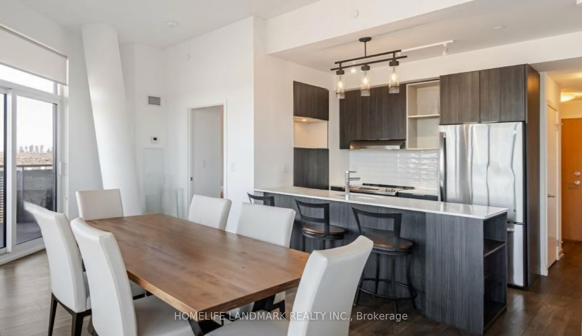 2520 Eglinton Avenue W 905, Mississauga, ON L5M 0Y4 photo 4