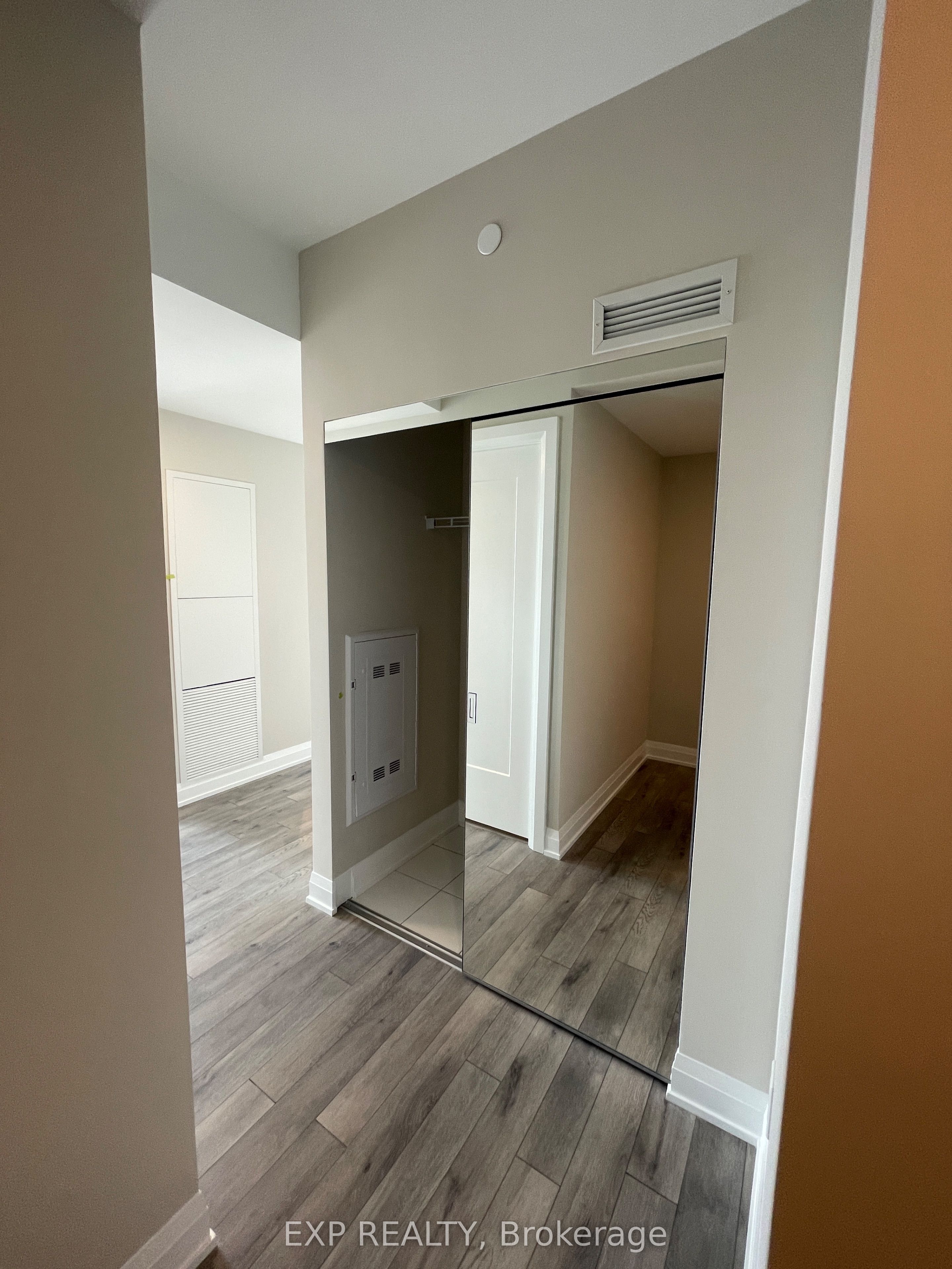 15 Skyridge Drive 3009, Brampton, ON L6P 4S3