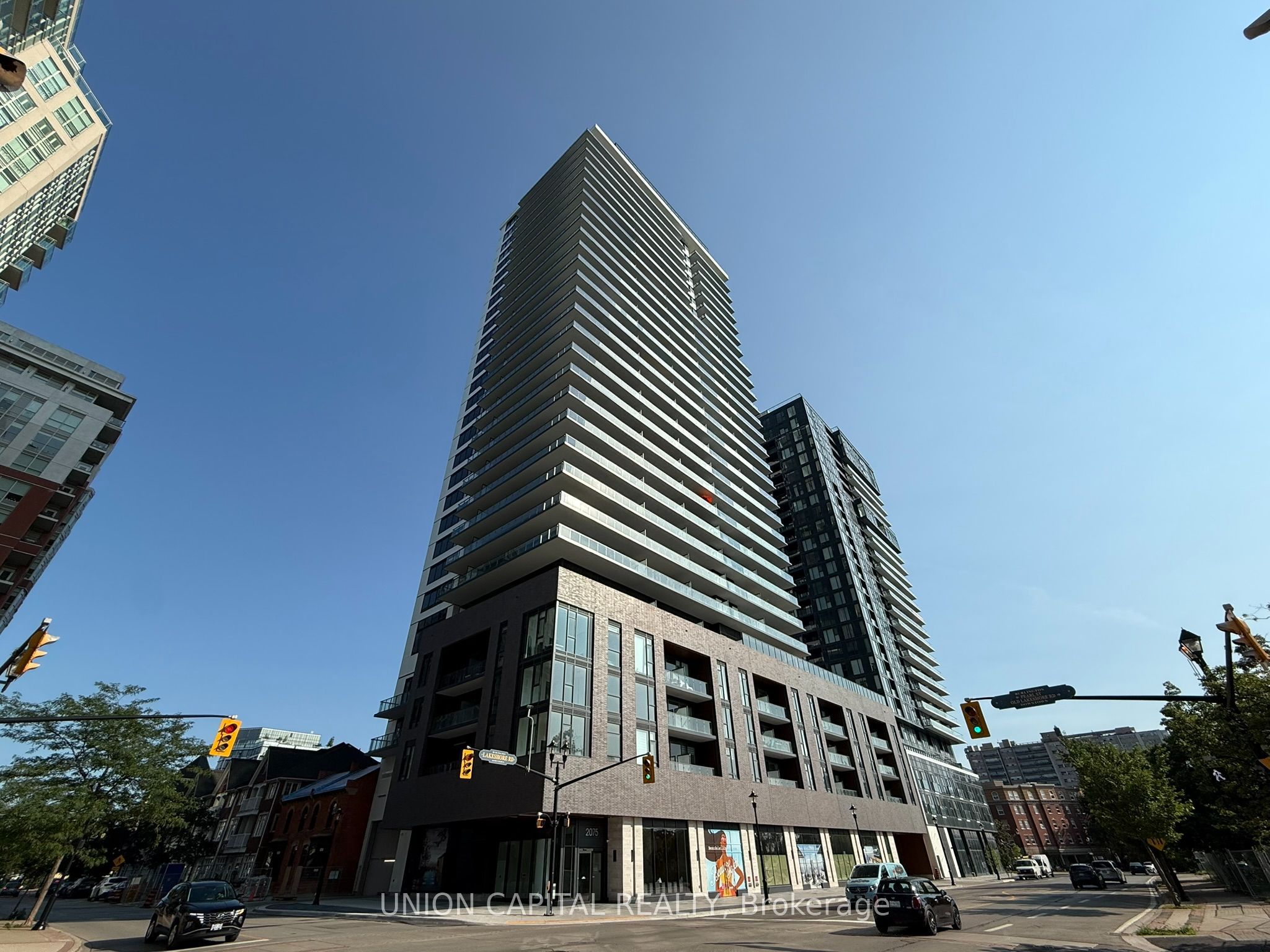 2075 Lakeshore Road 2408, Burlington, ON L7R 0H3 photo 2