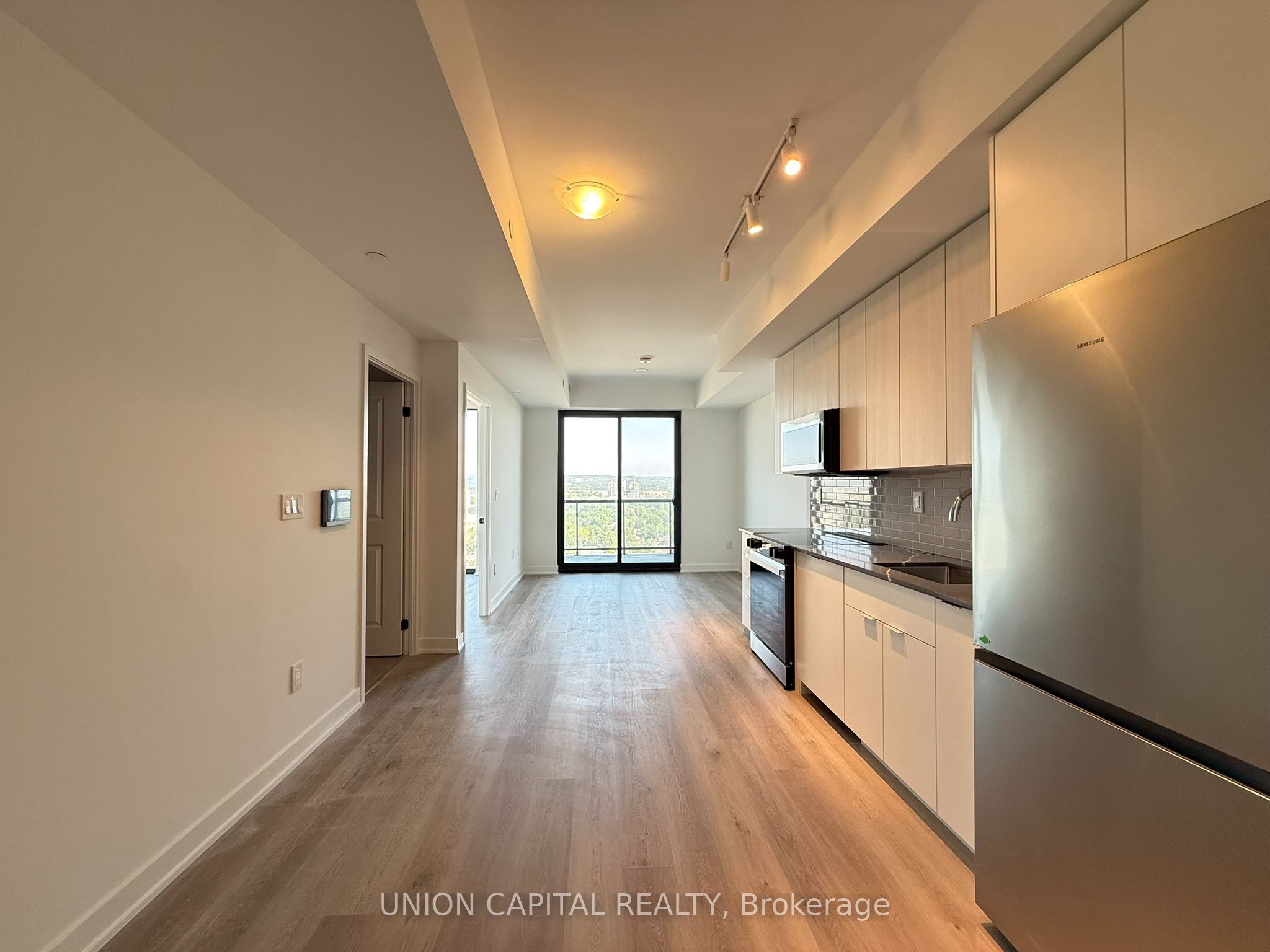 2075 Lakeshore Road 2408, Burlington, ON L7R 0H3 photo 4