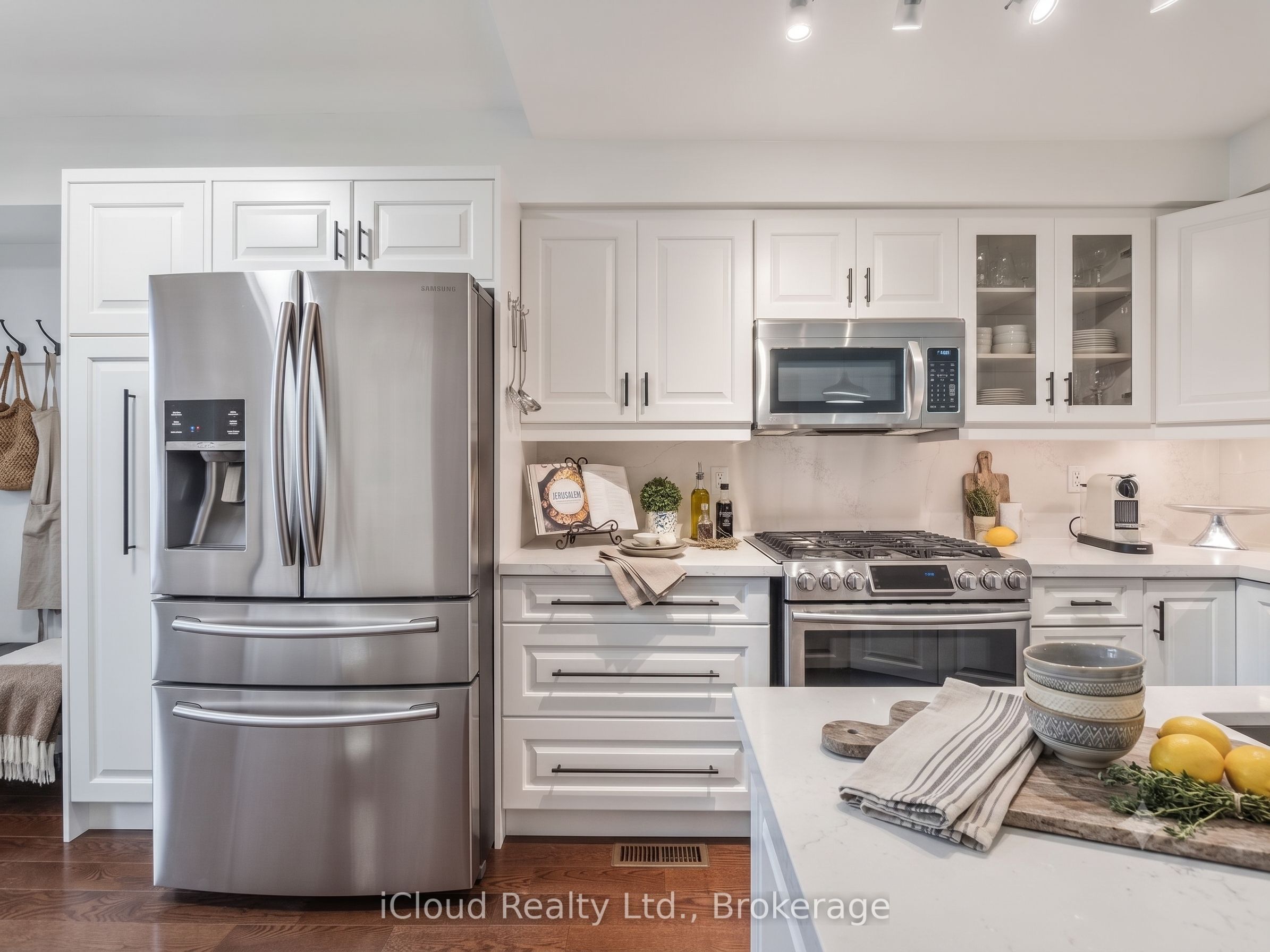 110 Glenashton Drive, Oakville, ON L6H 6G3 photo 4