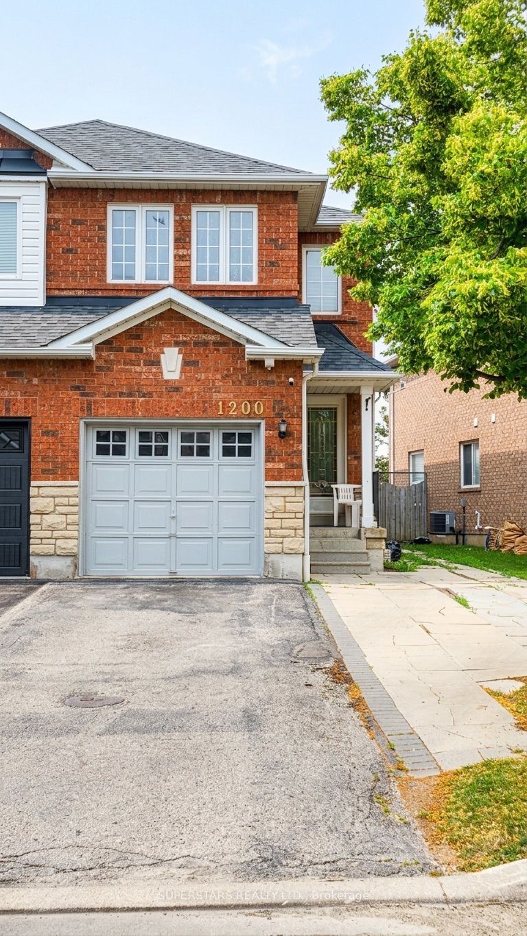 1200 Foxglove Place, Mississauga, ON L5V 2N1 photo 2