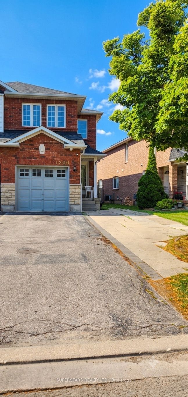 1200 Foxglove Place, Mississauga, ON L5V 2N1 photo 3
