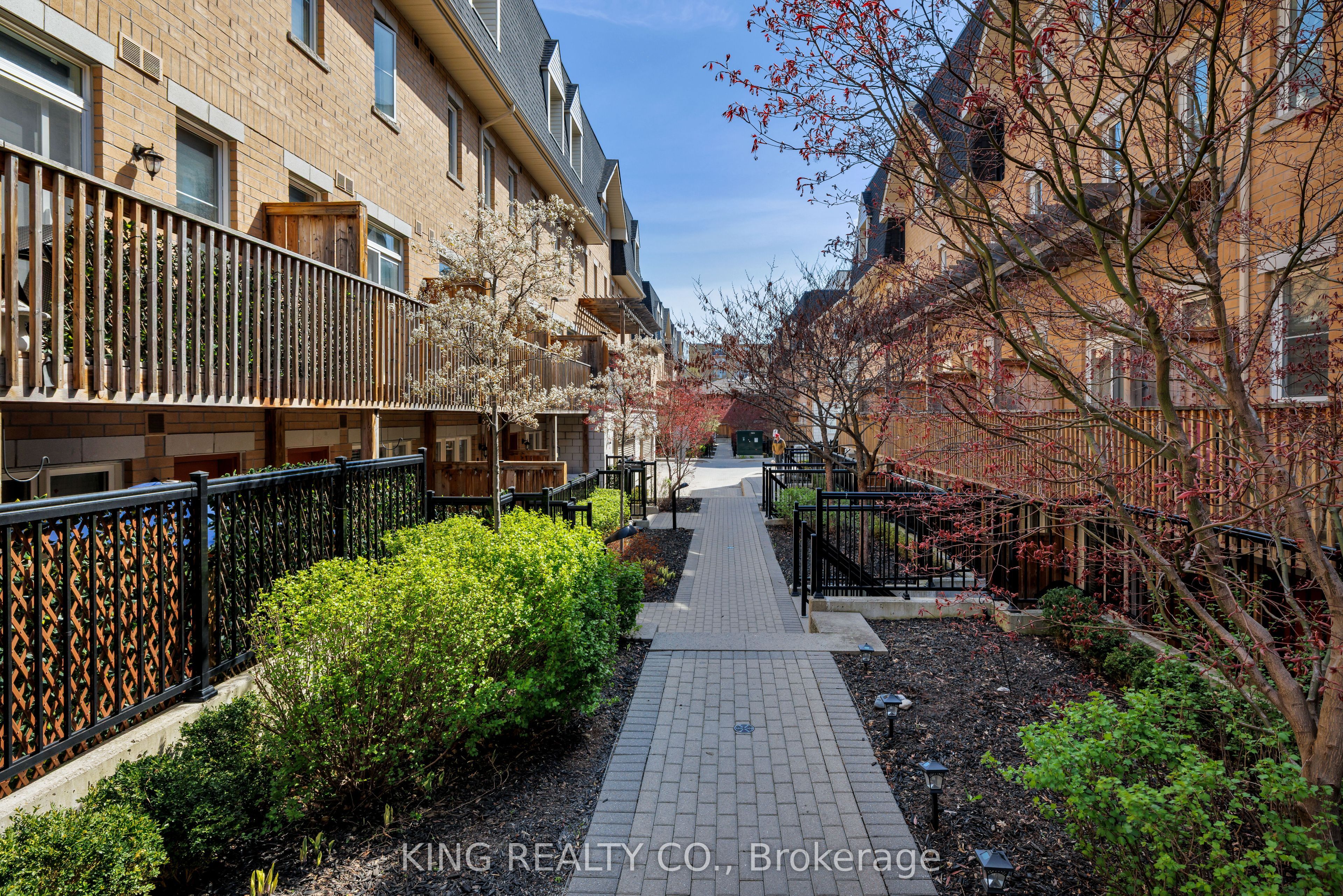 390 hopewell Avenue 138, Toronto, ON M6E 2S2 photo 3