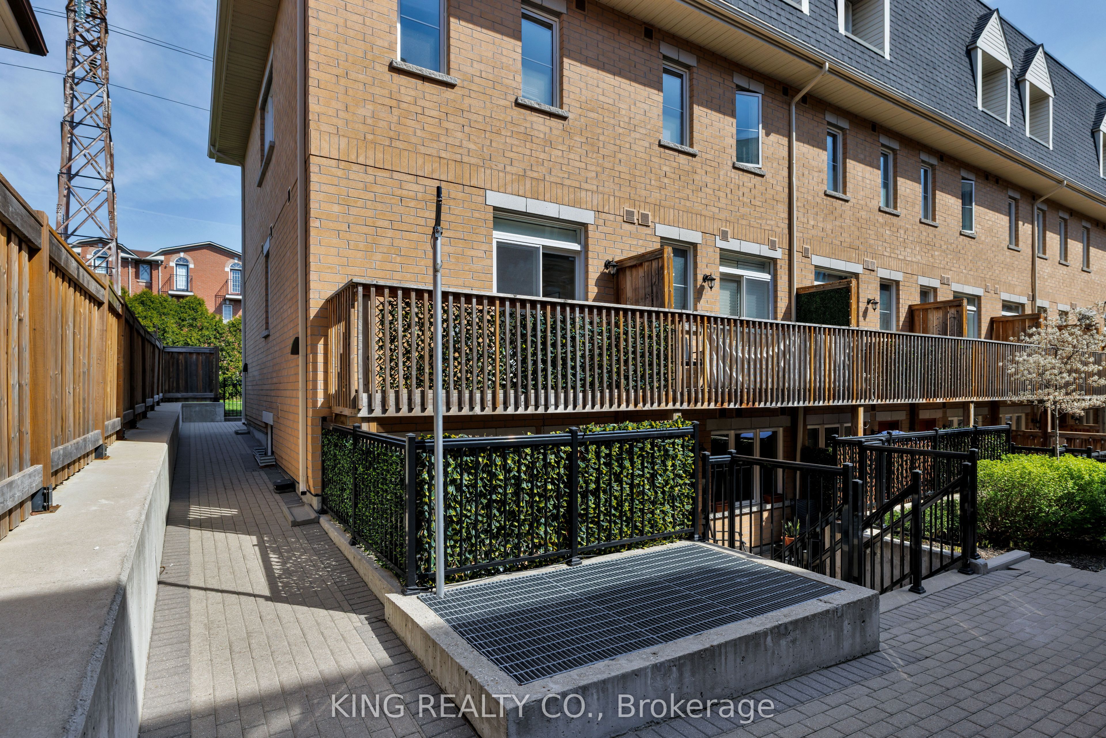 390 hopewell Avenue 138, Toronto, ON M6E 2S2 photo 5