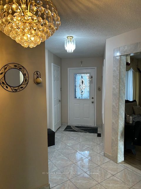3546 Italia Crescent, Mississauga, ON L5B 3T6