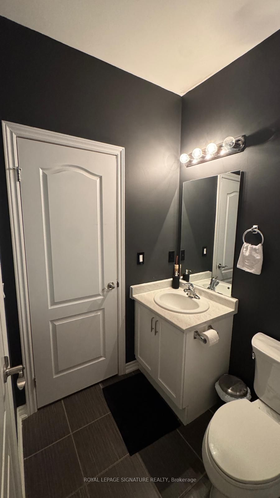 1370 Costigan Road 107, Milton, ON L9T 8X7 photo 2