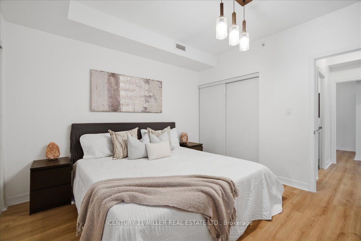 70 Stewart Street 102, Oakville, ON L6K 1X5 photo 2