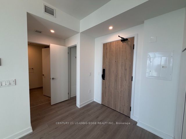 1 Fairview Road E 2810, Mississauga, ON L5A 4C6 photo 4