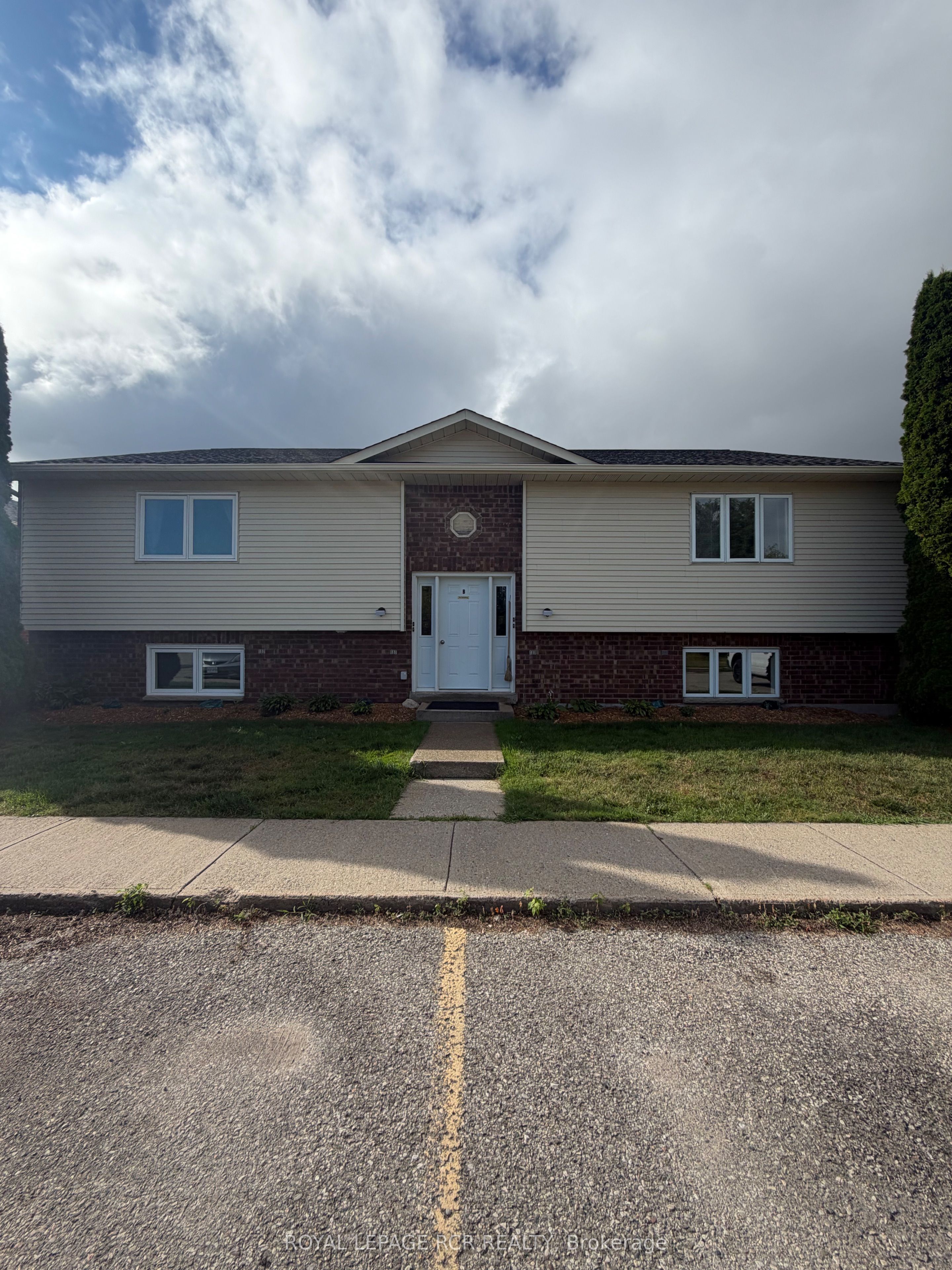 50 Third Street B - Unit 4 (lower level), Orangeville, ON L9W 2B1
