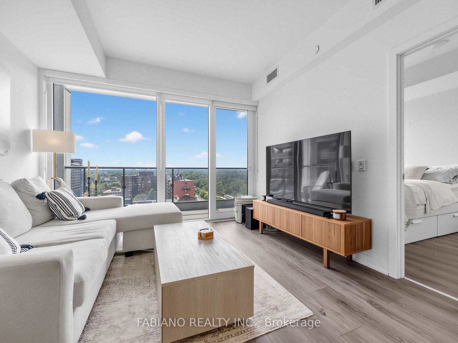 28 Ann Street 1313, Mississauga, ON L5G 0E1 photo 2