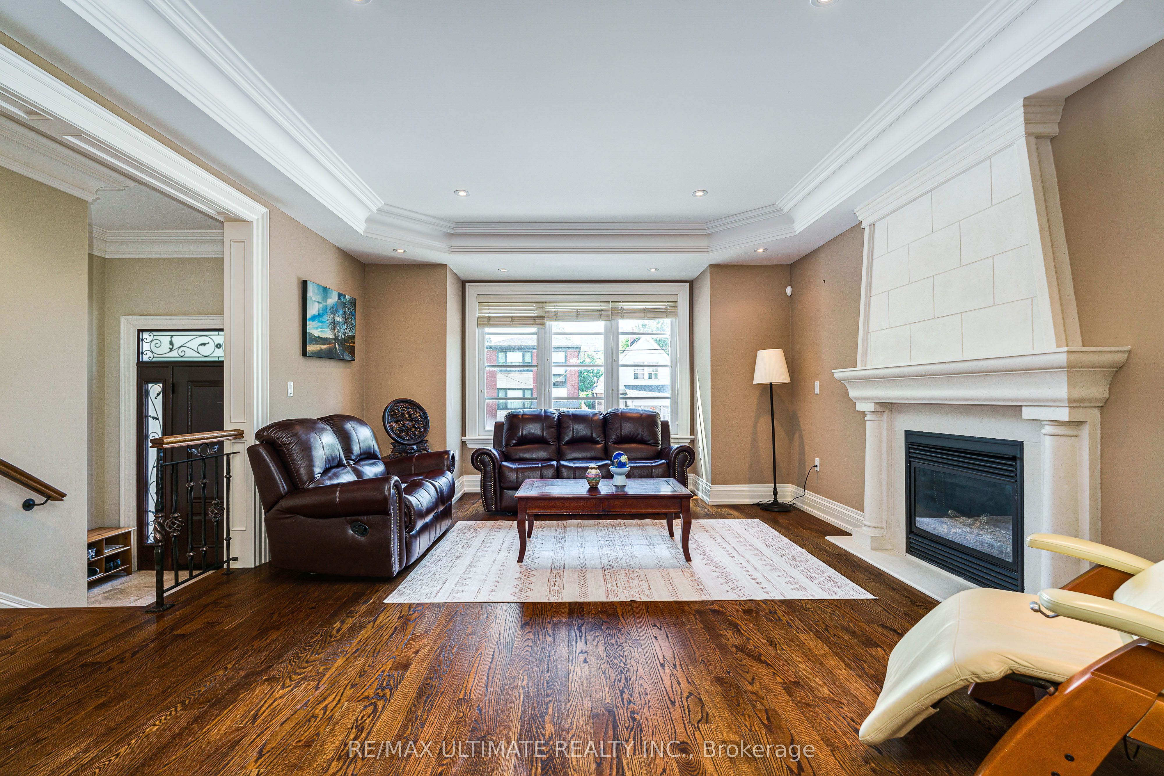 90 Howick Avenue, Toronto, ON M6N 1N1 photo 3