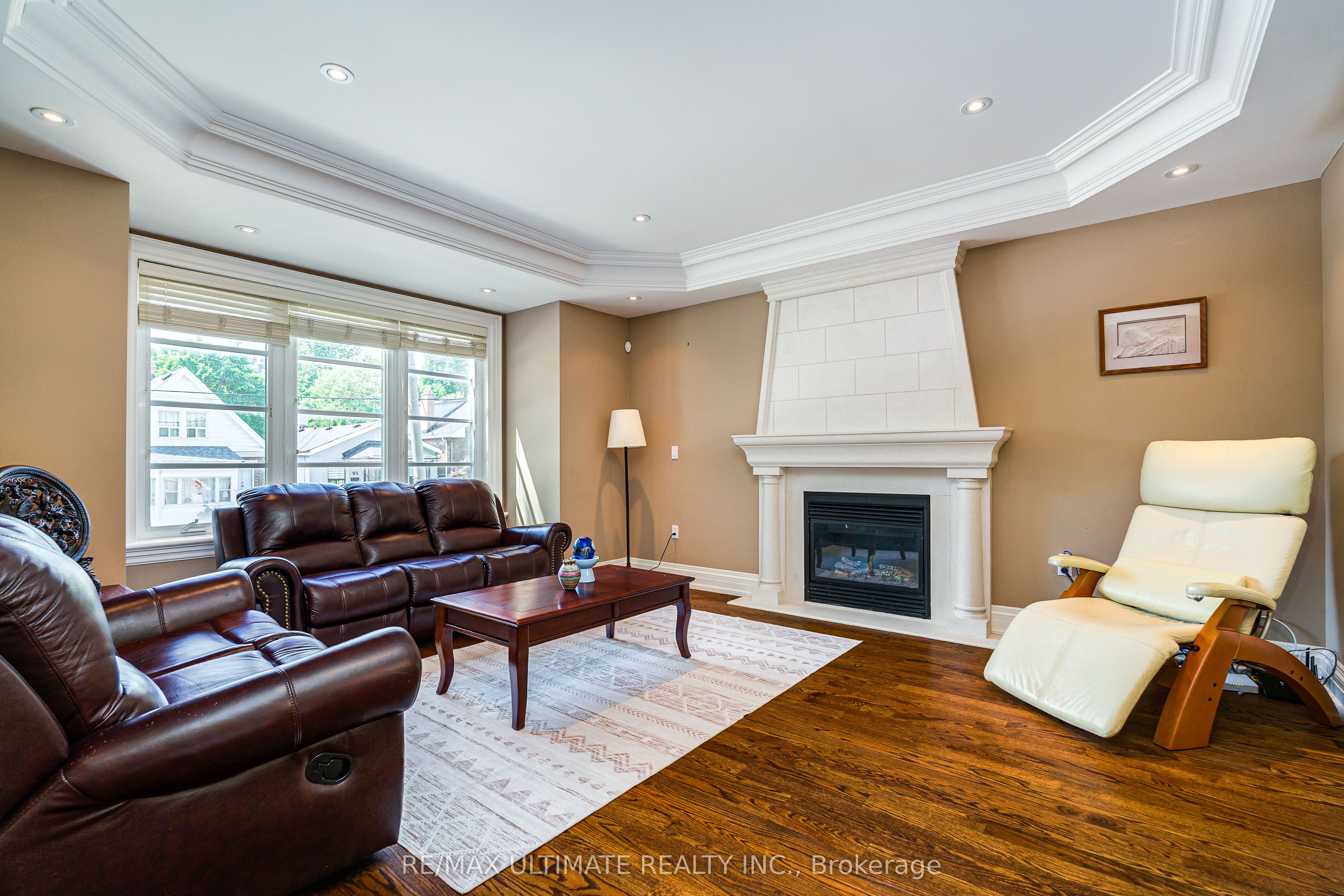 90 Howick Avenue, Toronto, ON M6N 1N1 photo 4
