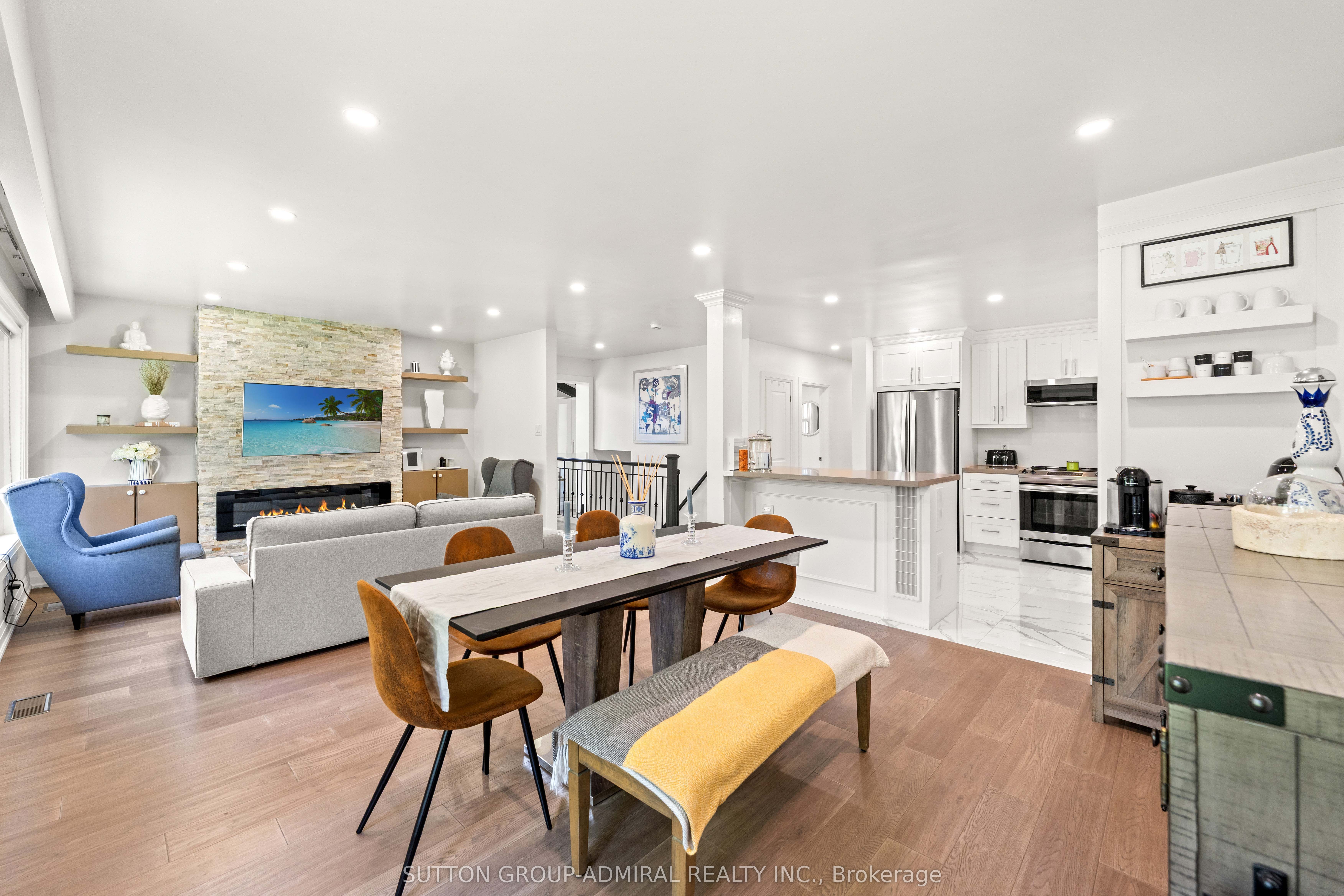 3 Hartland Road MAIN, Toronto, ON M9C 4S9 photo 3