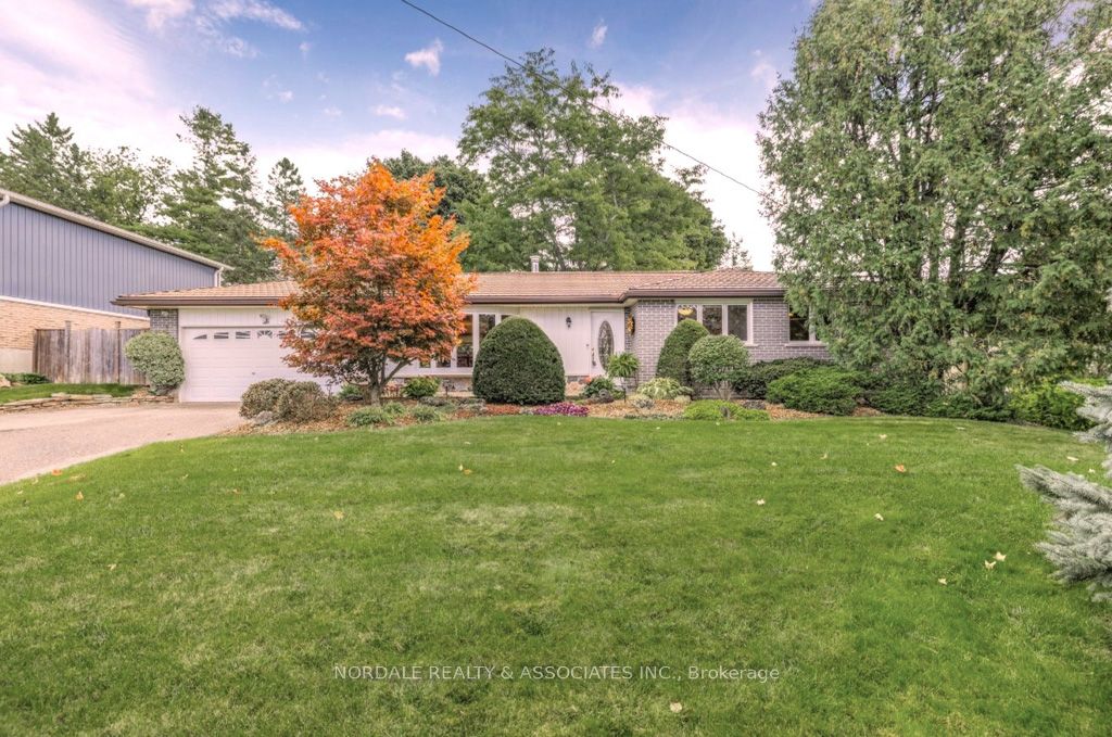 26 Marion Street, Caledon, ON L7C 1K8 photo 2