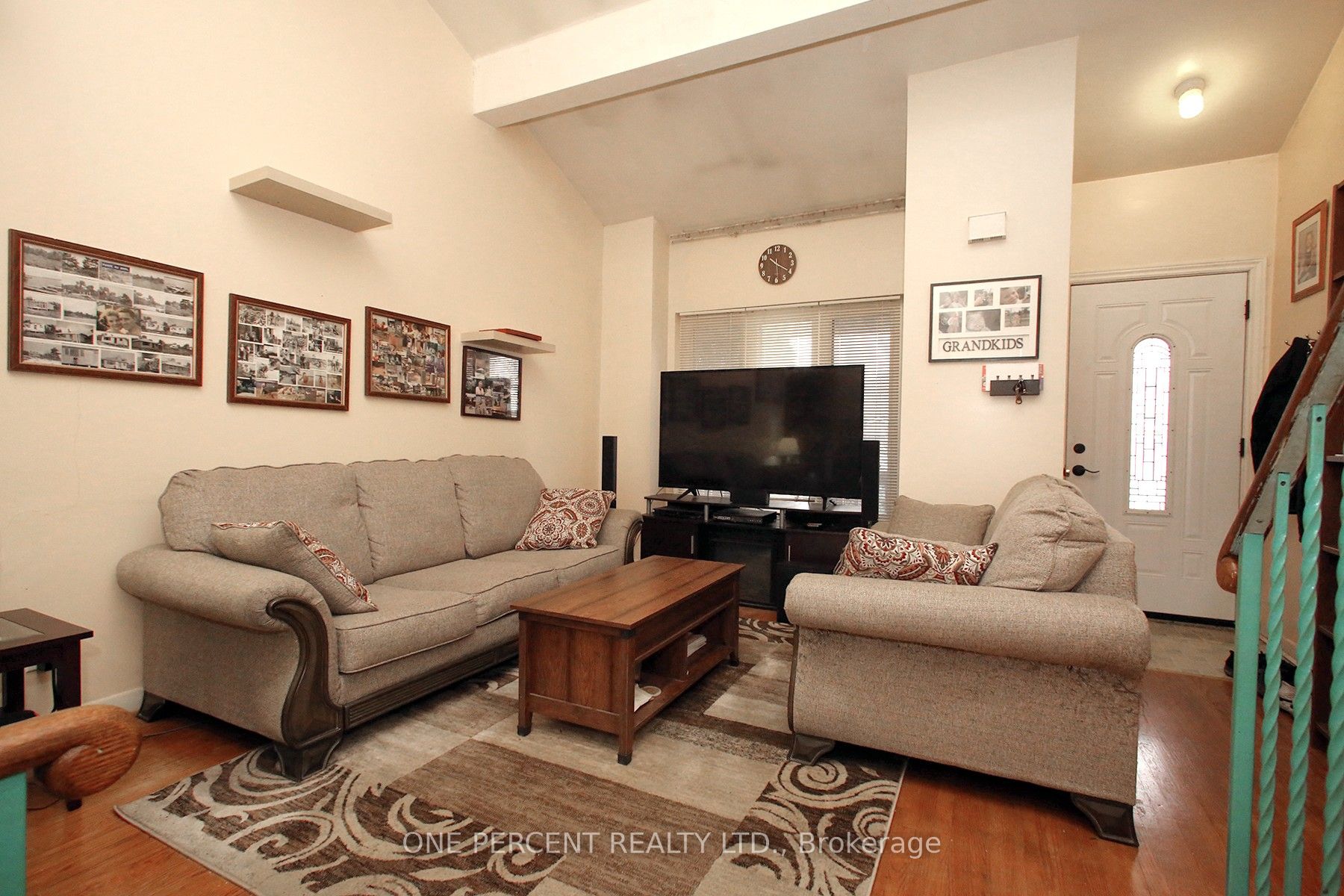 3074 Merritt Avenue, Mississauga, ON L4T 1P2 photo 4