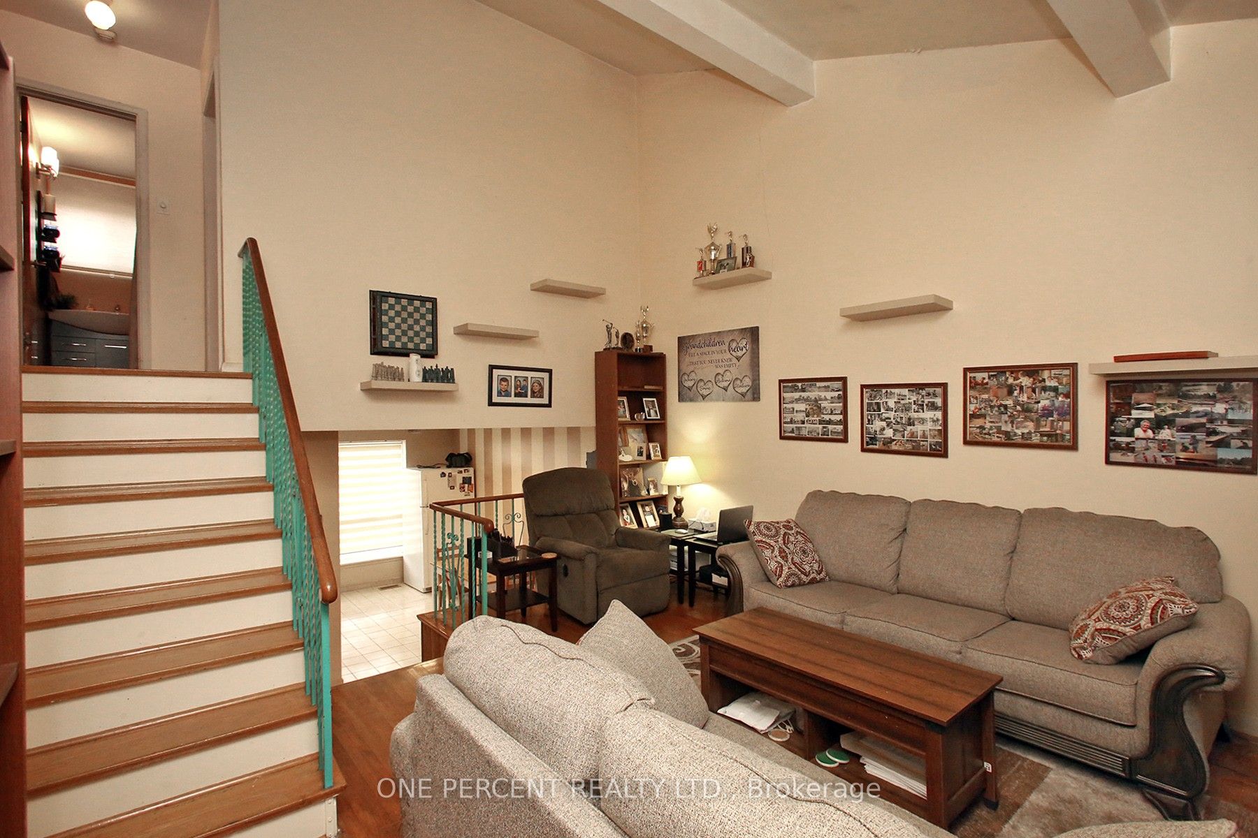 3074 Merritt Avenue, Mississauga, ON L4T 1P2 photo 5