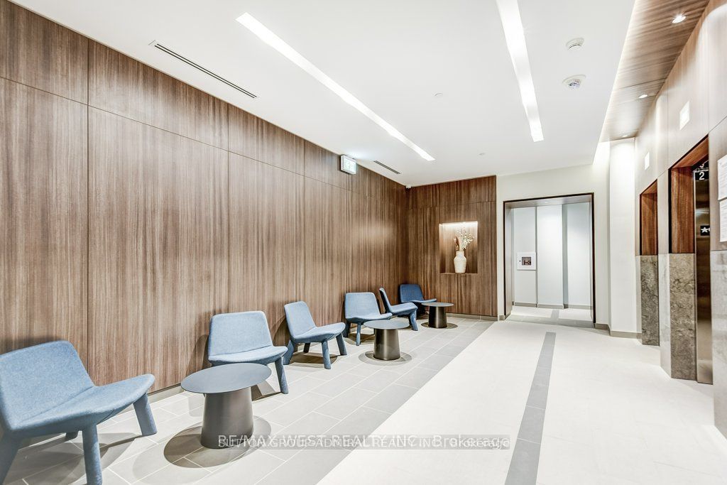 1787 St. Clair Avenue W 1103, Toronto, ON M6N 0B7 photo 3