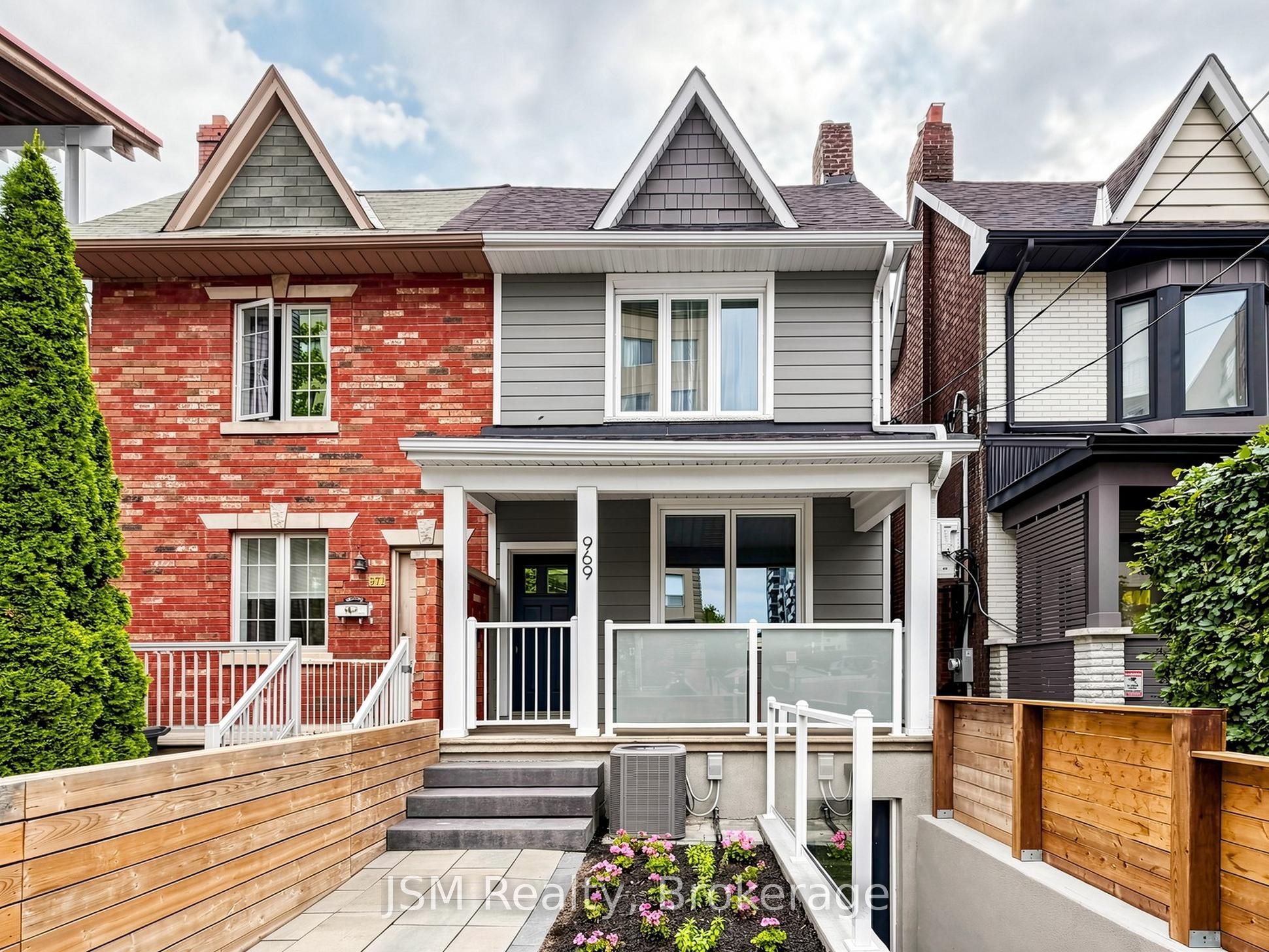 969 Lansdowne Avenue, Toronto, ON M6H 3Z5