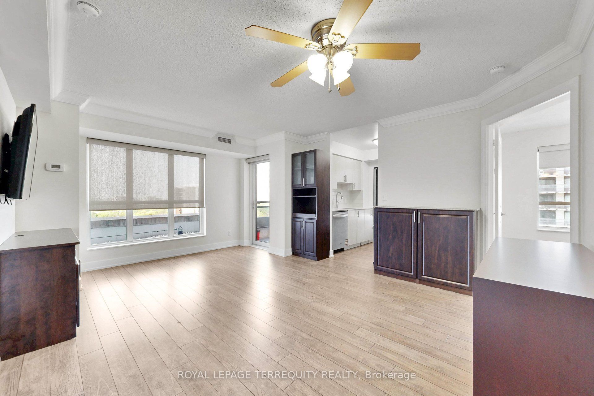 2 Eva Road 1322, Toronto, ON M9C 0A9 photo 3