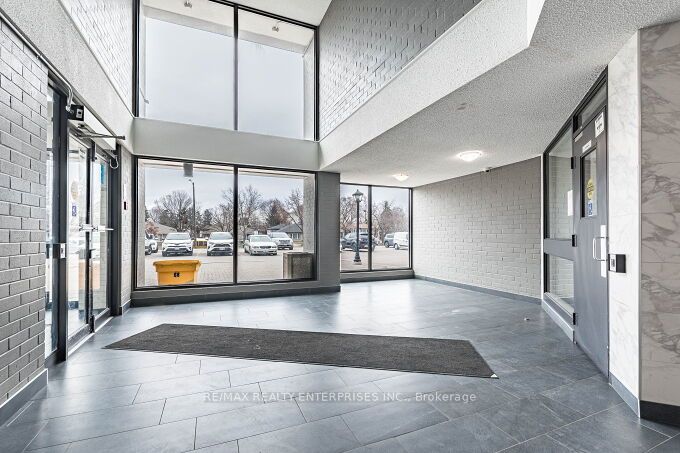 2001 Bonnymede Drive 119, Mississauga, ON L5J 4H8 photo 3