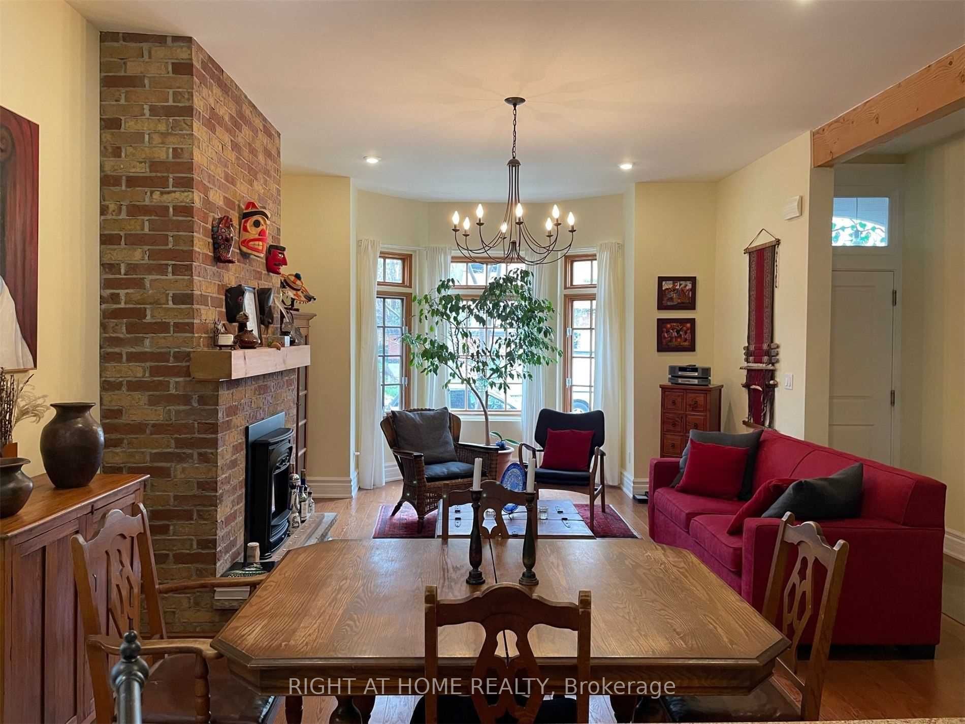 55 West Lodge Avenue Main, Toronto, ON M6K 2T6 photo 3
