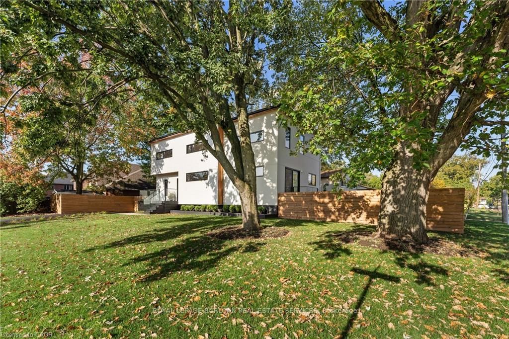 5427 ANTHONY Place, Burlington, ON L7L 3G9 photo 2