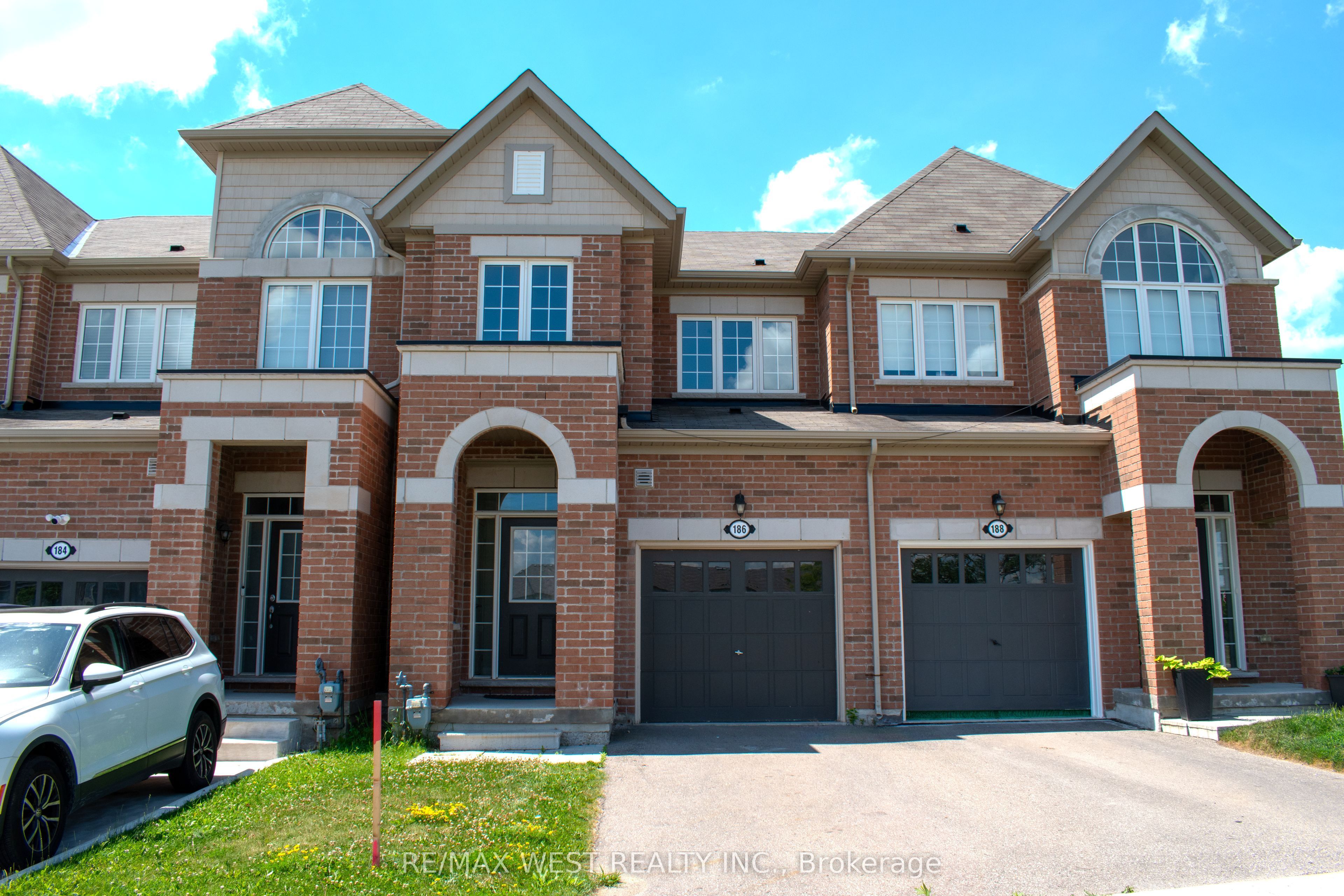 186 Parkinson Crescent, Orangeville, ON L9W 6A2 photo 2