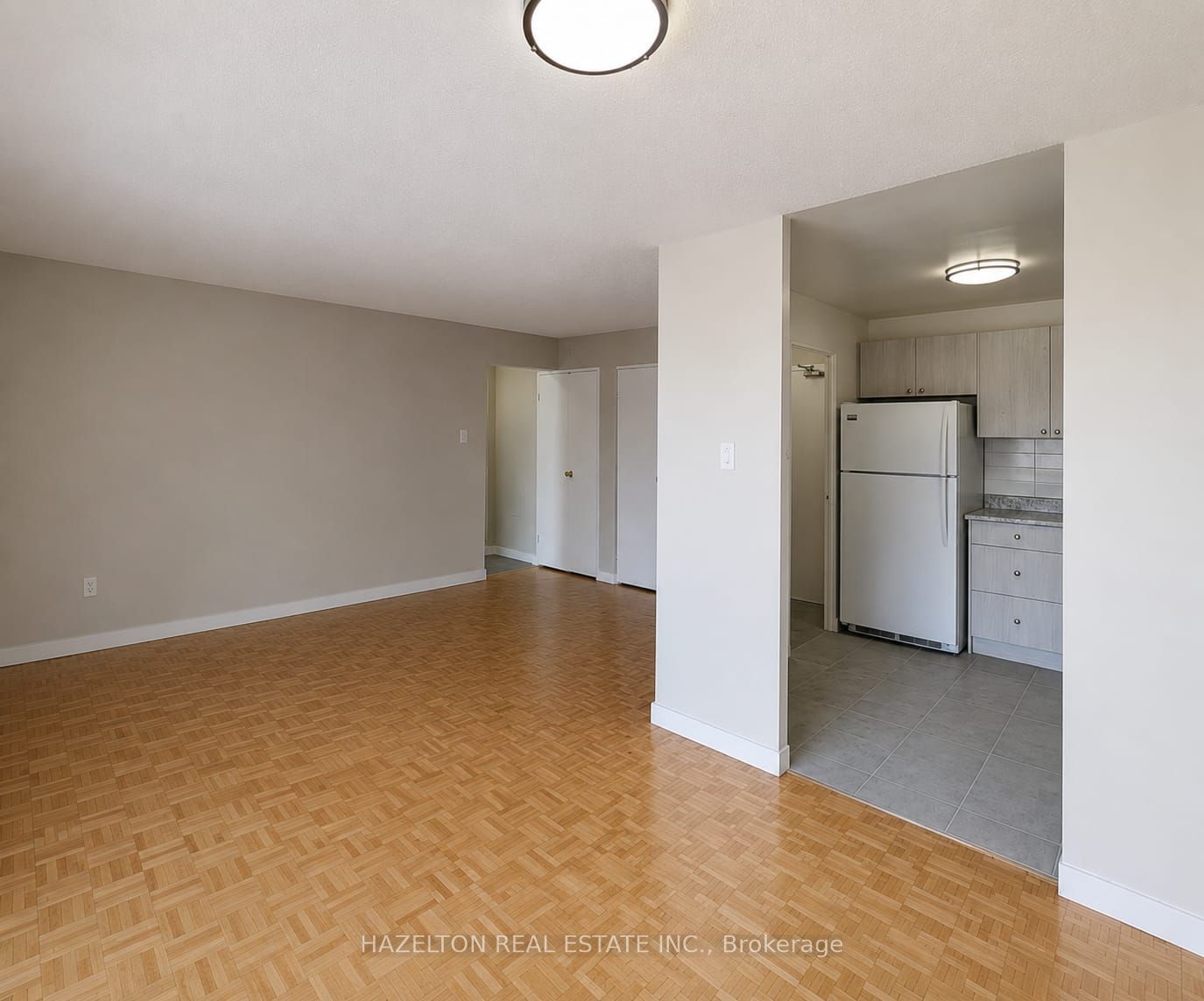 1901 Martin Grove Road 521, Toronto, ON M9V 3T1 photo 5