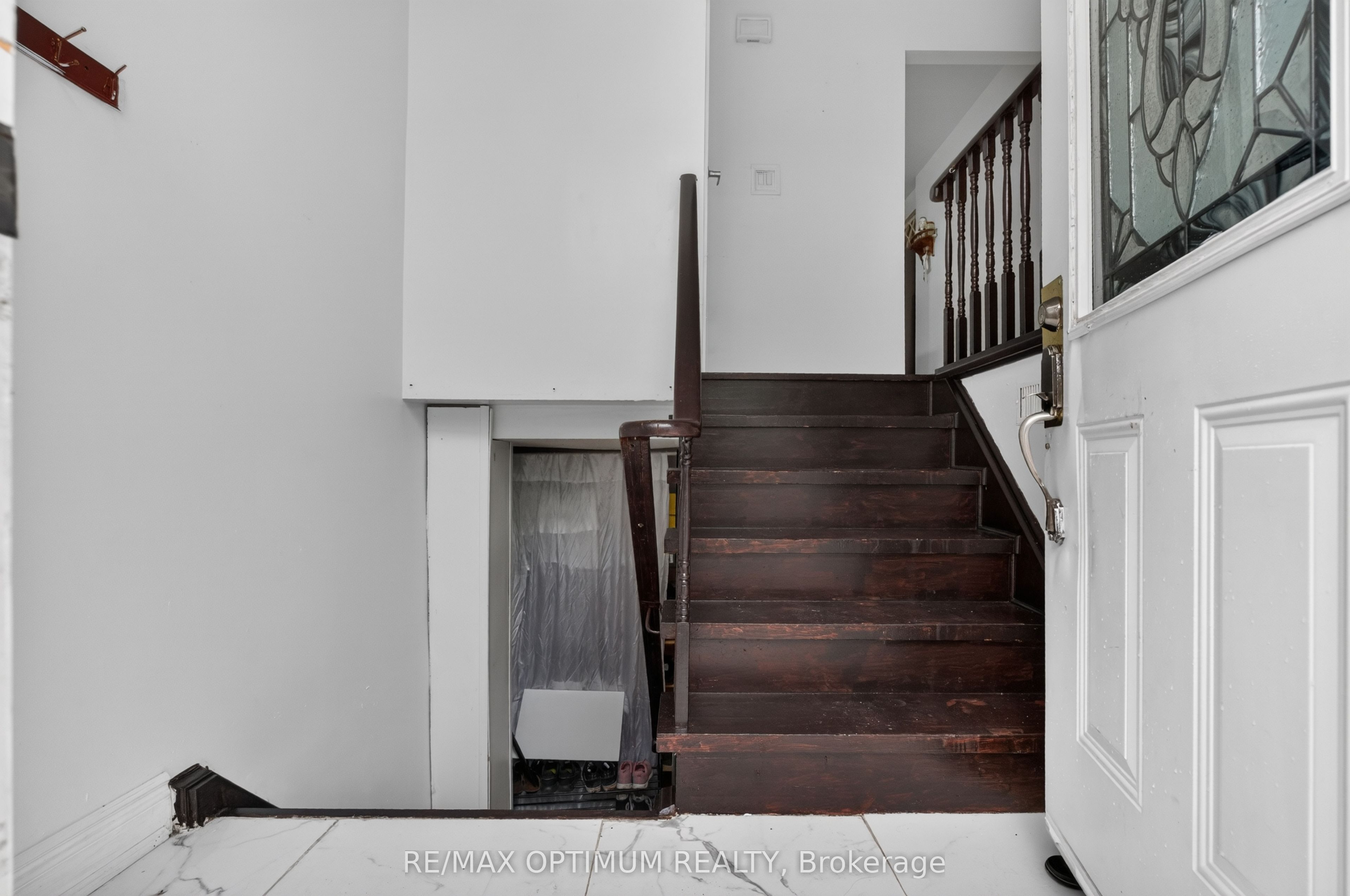18 Curtis Drive, Brampton, ON L6Y 2J6 photo 3