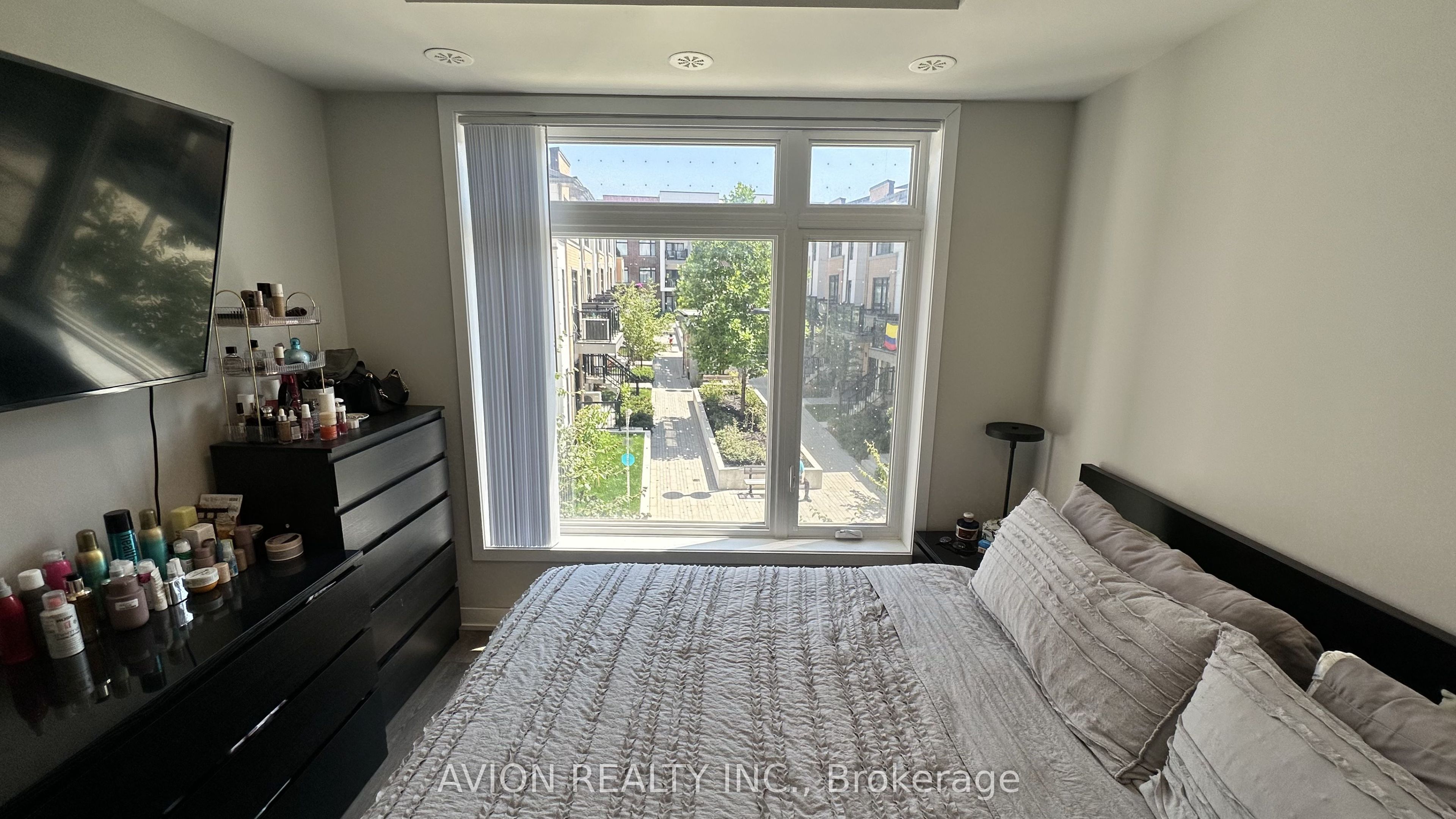 160 CANON JACKSON Drive 210, Toronto, ON M6M 0B6 photo 4