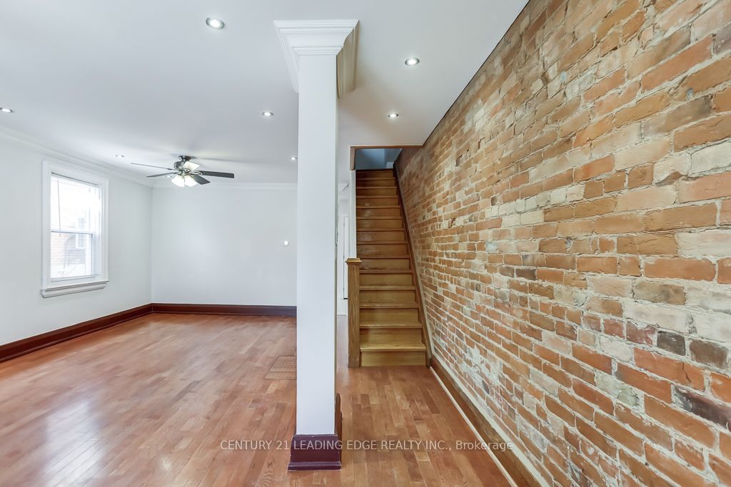 26 Grandville Avenue, Toronto, ON M6N 4T9 photo 2