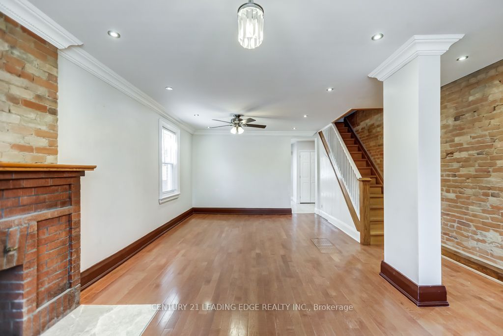 26 Grandville Avenue, Toronto, ON M6N 4T9 photo 5