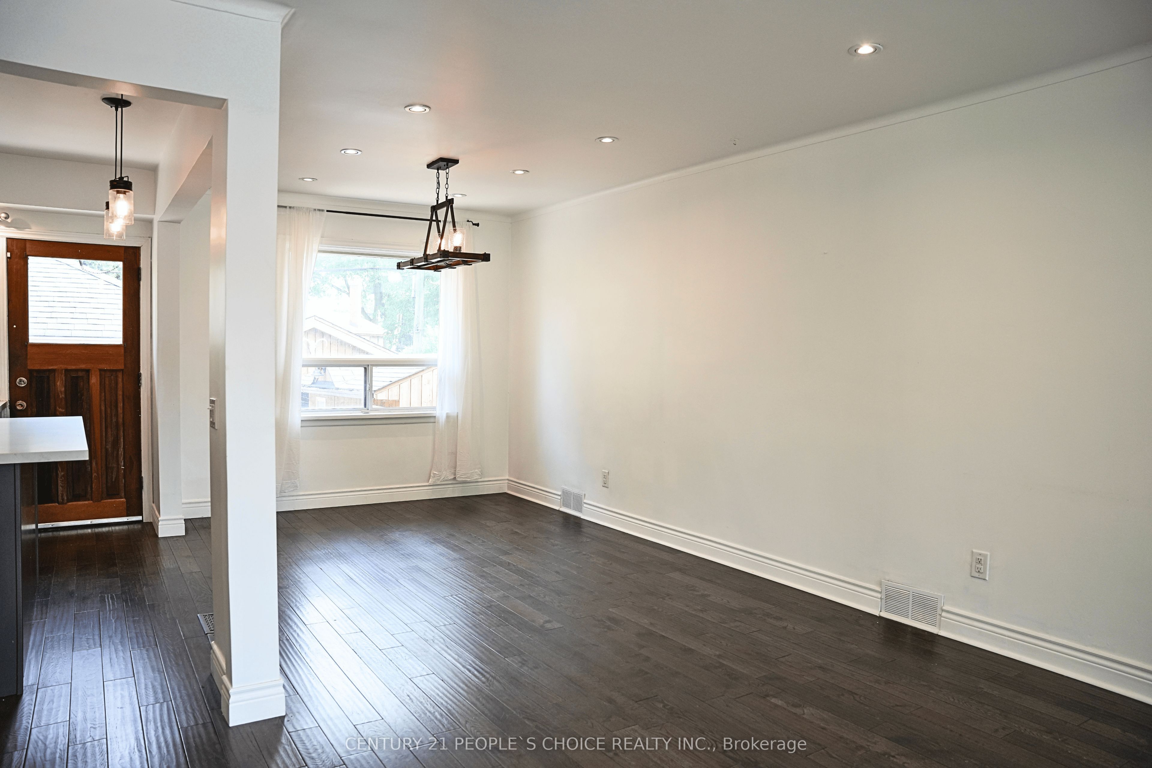 7 North Heights Road, Toronto, ON M9B 2T2 photo 3