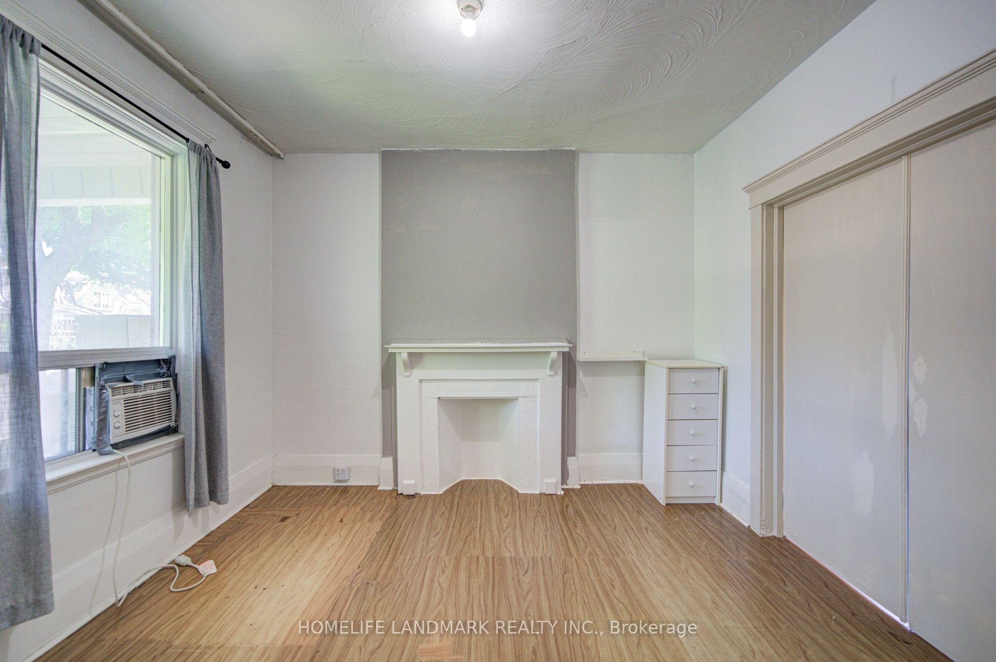19 Armstrong Avenue, Toronto, ON M6H 1V9 photo 2