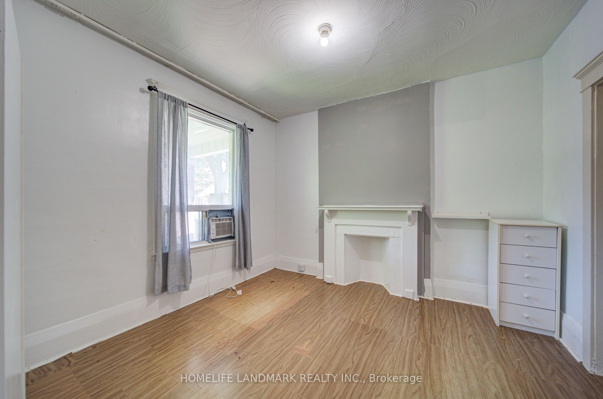 19 Armstrong Avenue, Toronto, ON M6H 1V9 photo 3