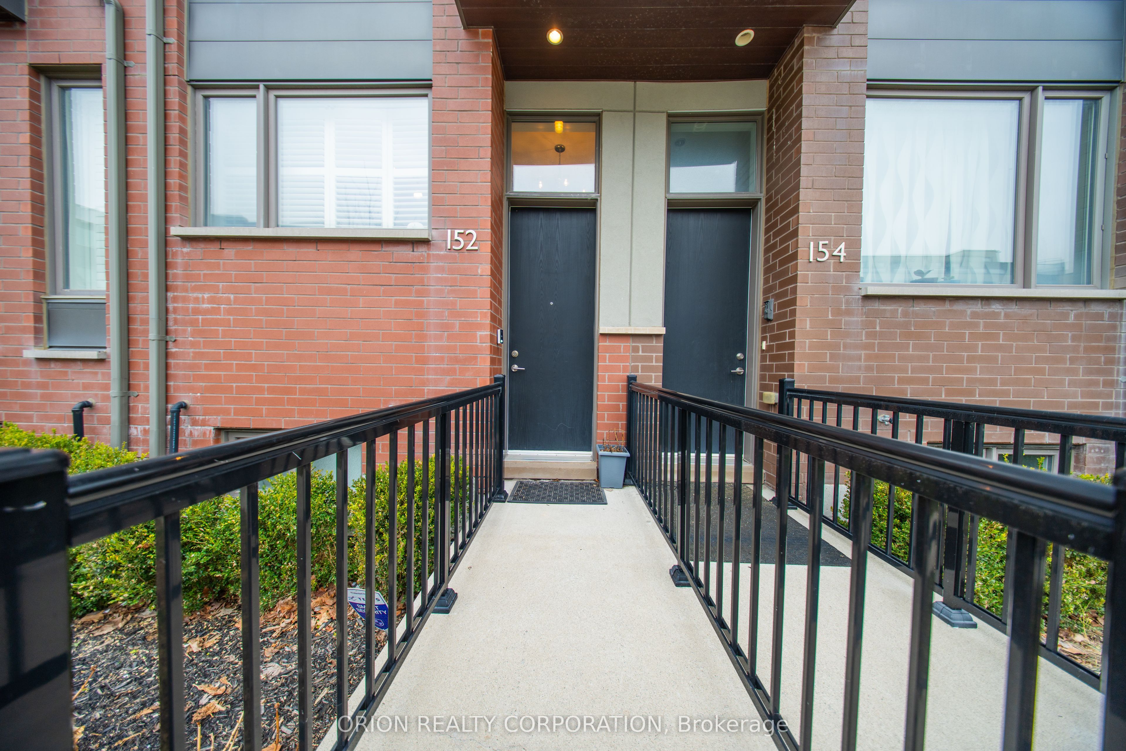 152 Frederick Tisdale Drive, Toronto, ON M3K 0A8 photo 4