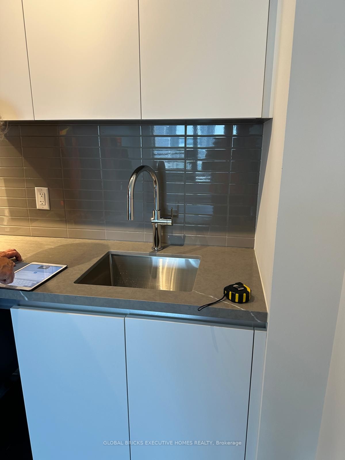 4015 The Exchange N/A 1706, Mississauga, ON L5B 0N9 photo 3