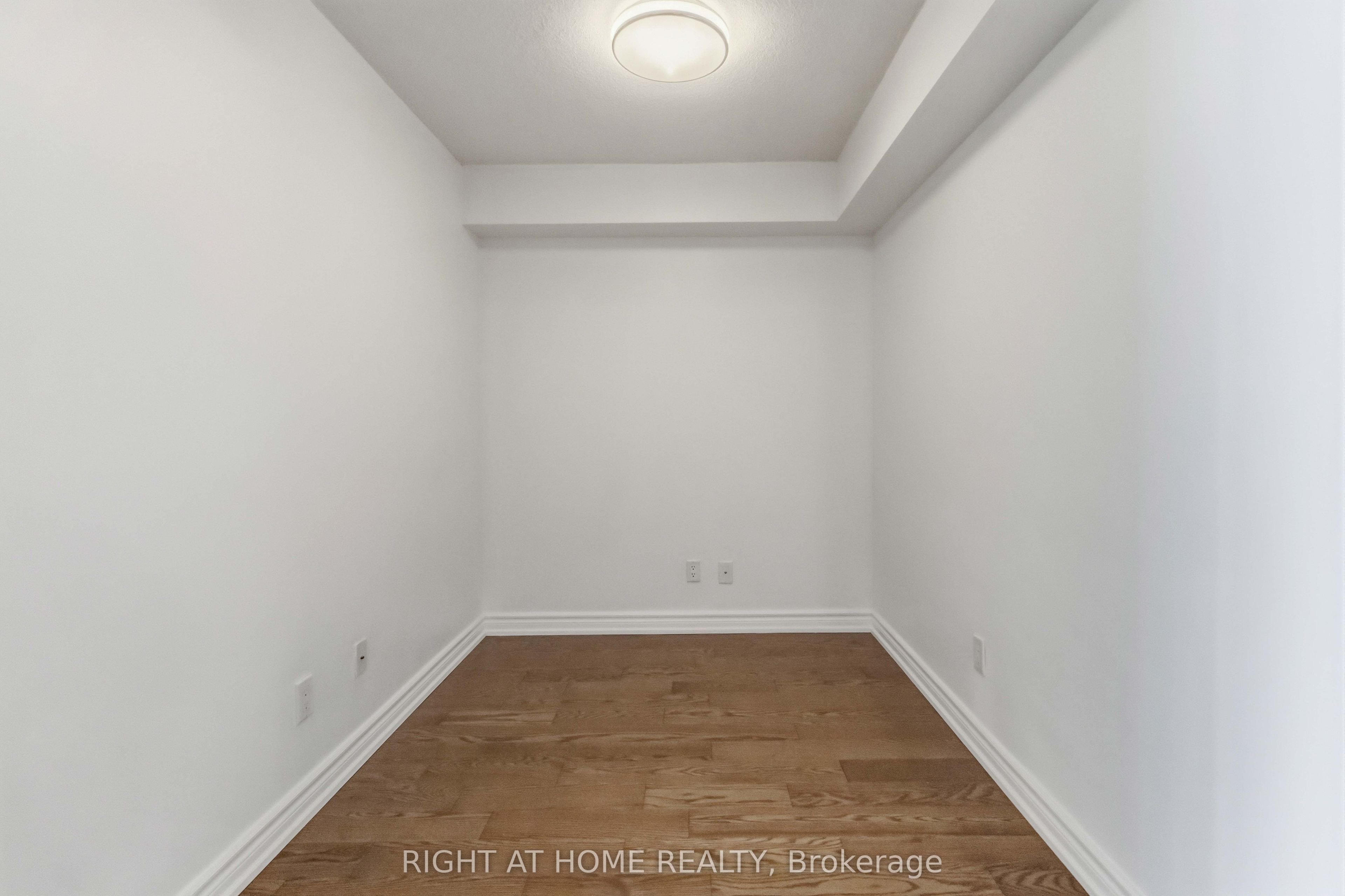 4080 Living Arts Drive W 2104, Mississauga, ON L5B 4N3 photo 5