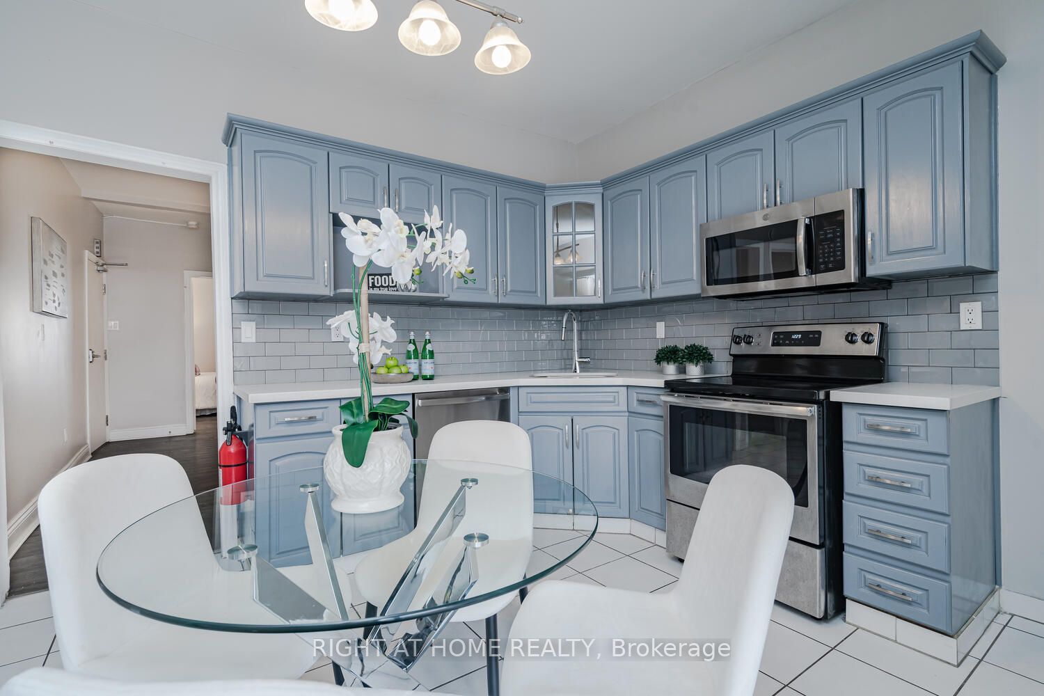 1311 Davenport Road 1, Toronto, ON M6H 2H3 photo 2
