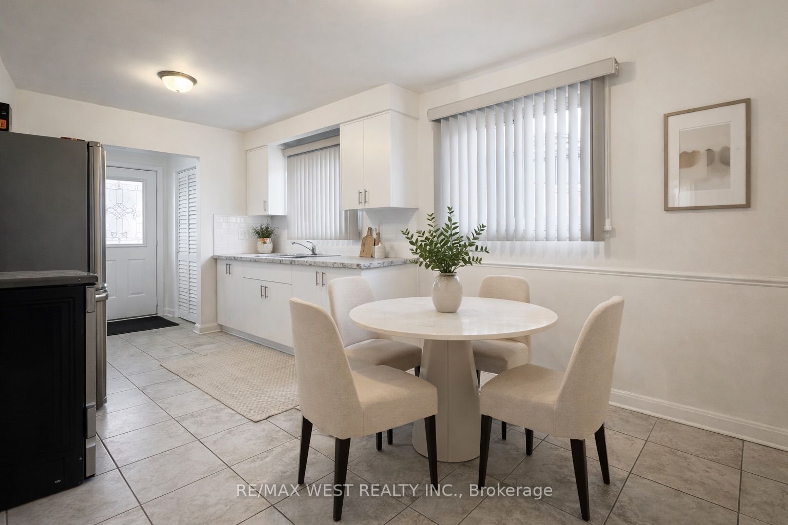 25 Bimini Crescent, Toronto, ON M3N 1S1 photo 2